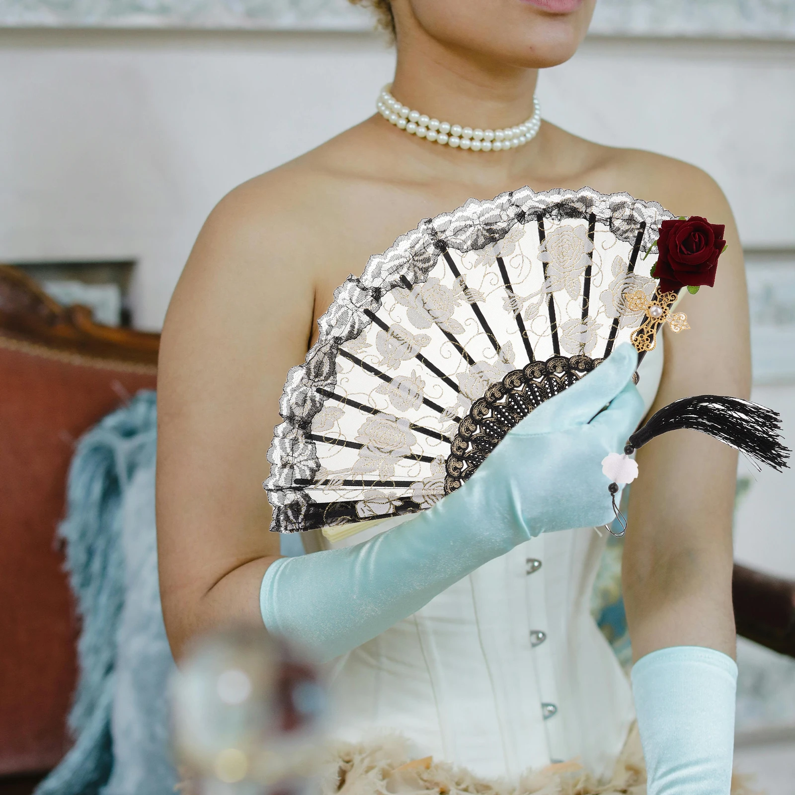 s Folding Fan Rose Embroidered European Style Decorative Hand Fan Dark Elegant Tea Party Cosplay Prop for Wedding
s Folding Fan Rose Embroidered European Style Decorative Hand Fan Dark Elegant Tea Party Cosplay Prop for Wedding