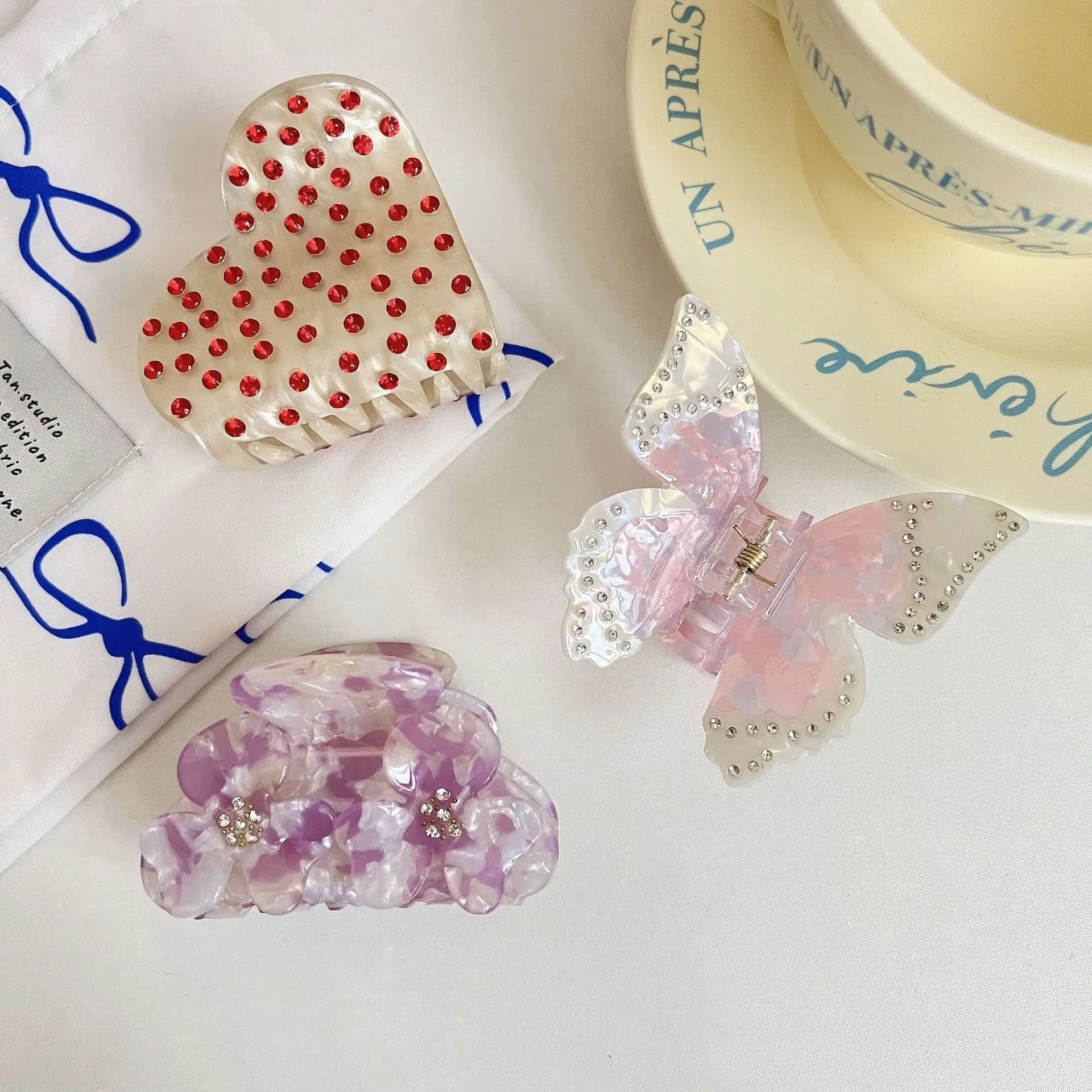 DuoShang New Rhinestone Butterfly Flower Hair Claw Acetate Claw Clips Trendy Crab Hair Clips for Women Girls Hair Accessories
DuoShang New Rhinestone Butterfly Flower Hair Claw Acetate Claw Clips Trendy Crab Hair Clips for Women Girls Hair Accessories