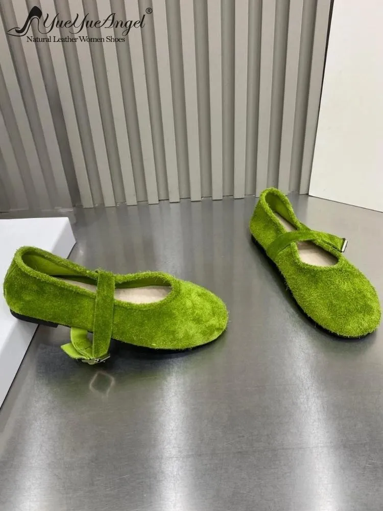 Korean Style Ladies Genuine Leather Buckle Strap Solid Color Pumps Leisure Sheep Suede Round Toe Low Heel Mary Jane Shoes
Korean Style Ladies Genuine Leather Buckle Strap Solid Color Pumps Leisure Sheep Suede Round Toe Low Heel Mary Jane Shoes