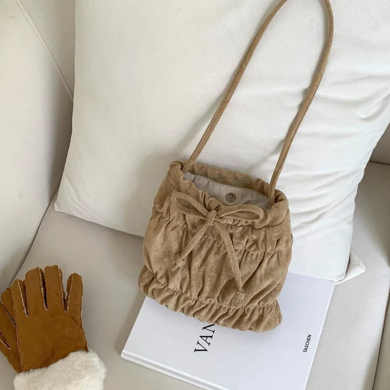 Hylhexyr замшевая плиссированная сумка через плечо в форме ведра, женская сумка в стиле ретро, большая вместительная универсальная сумка через плечо для женщин
Hylhexyr замшевая плиссированная сумка через плечо в форме ведра, женская сумка в стиле ретро, большая вместительная универсальная сумка через плечо для женщин