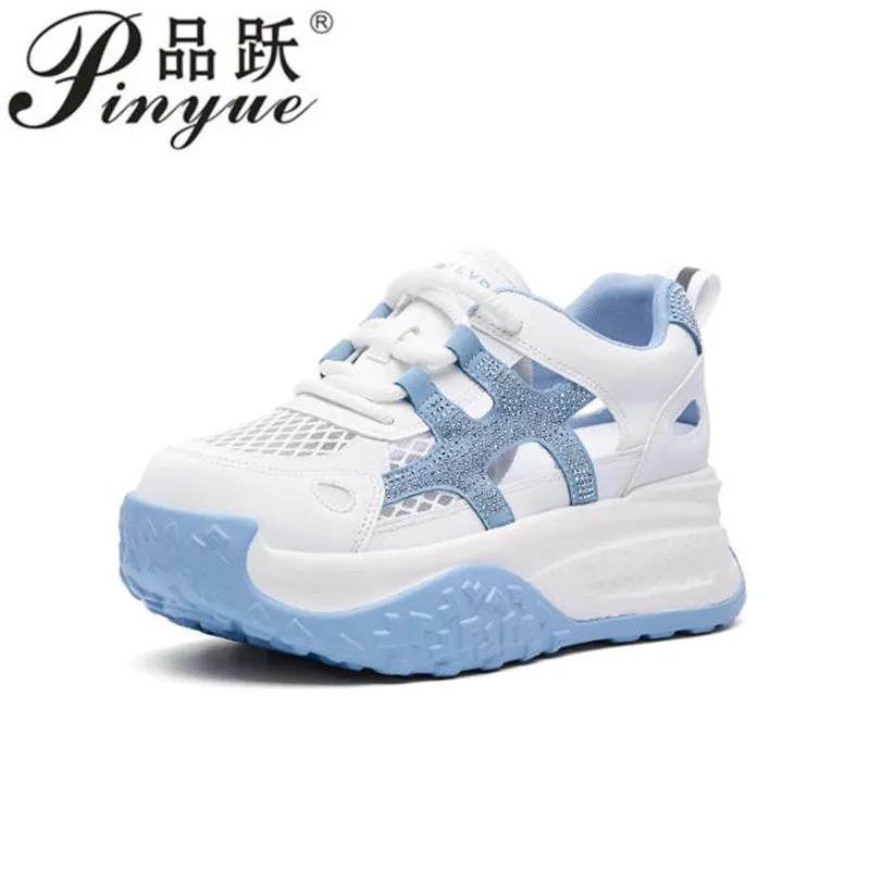 7 см женские летние новые модные дышащие массивные кроссовки женские стразы с вырезами уличная повседневная обувь на толстой подошве 34-40
7 см женские летние новые модные дышащие массивные кроссовки женские стразы с вырезами уличная повседневная обувь на толстой подошве 34-40