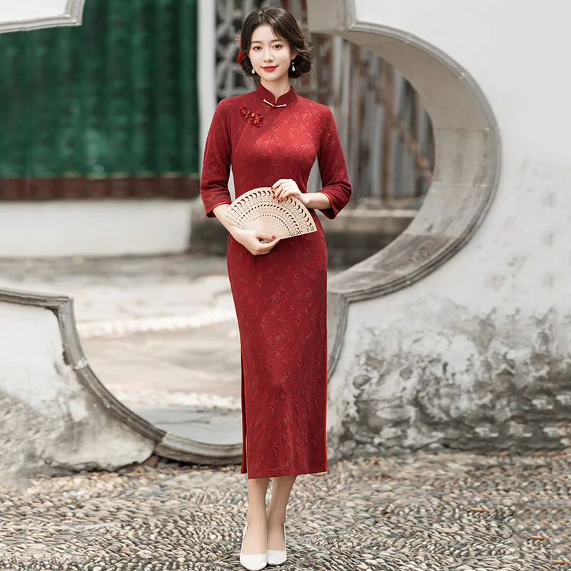 Red Jacquard Chinese Style Long sleeved Cheongsam Improvement 2025 New Women's Retro Slimming Autumn and Winter Qipao
Red Jacquard Chinese Style Long sleeved Cheongsam Improvement 2025 New Women's Retro Slimming Autumn and Winter Qipao