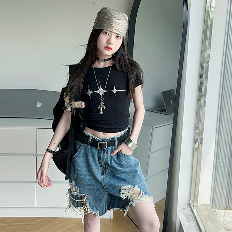 Girls Summer High Waist Ripped Denim Shorts Wide-Legged Super Short Hot Pants with Belt A-Line Loose Fit Solid Color 2026 Fashio
Girls Summer High Waist Ripped Denim Shorts Wide-Legged Super Short Hot Pants with Belt A-Line Loose Fit Solid Color 2026 Fashio