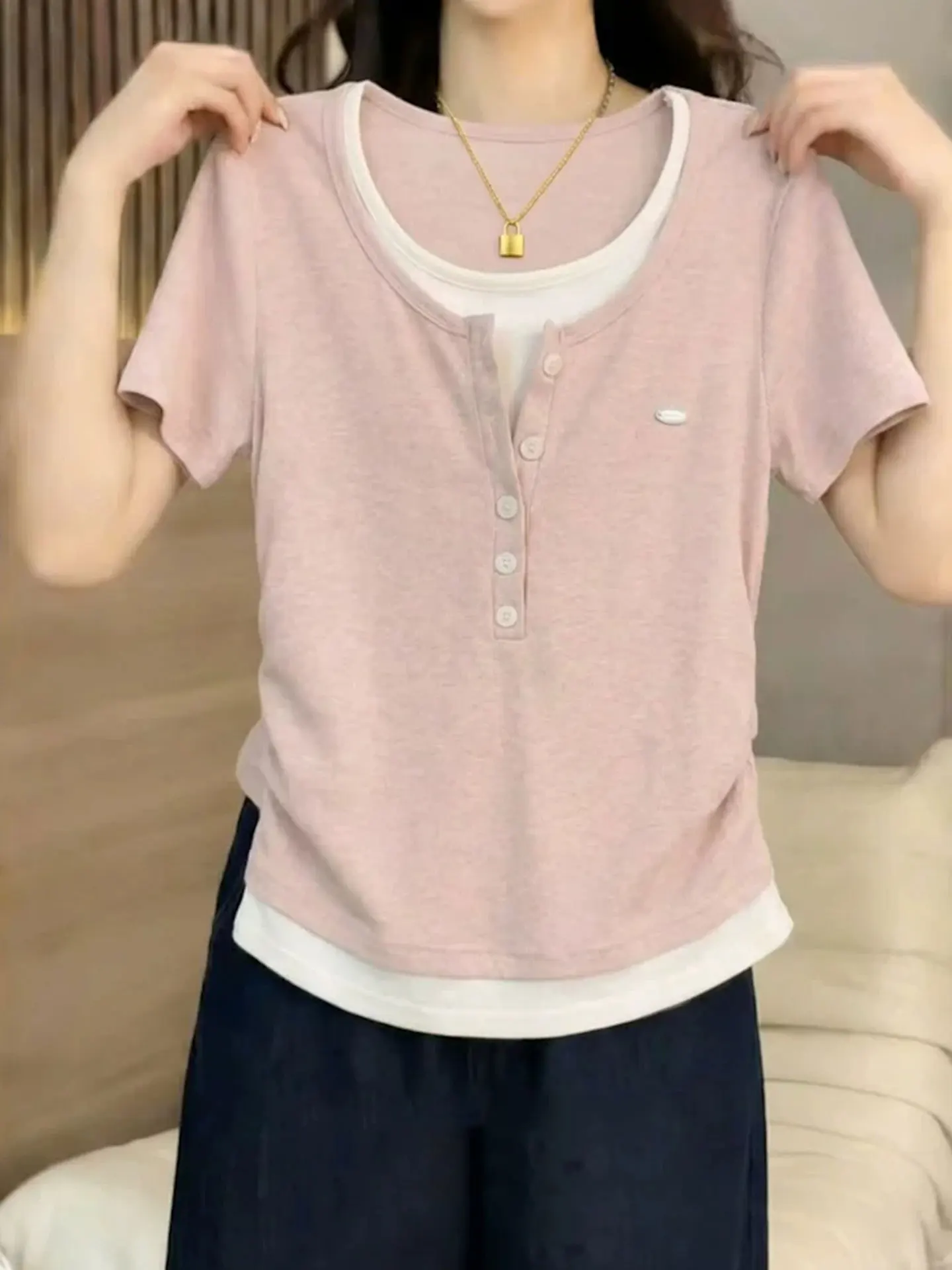 Sweet Gentle Color Block Short Sleeve T-Shirt 2026 Summer Style Korean Version Standard Fit Women's Fashionable Age-defying Top
Sweet Gentle Color Block Short Sleeve T-Shirt 2026 Summer Style Korean Version Standard Fit Women's Fashionable Age-defying Top
