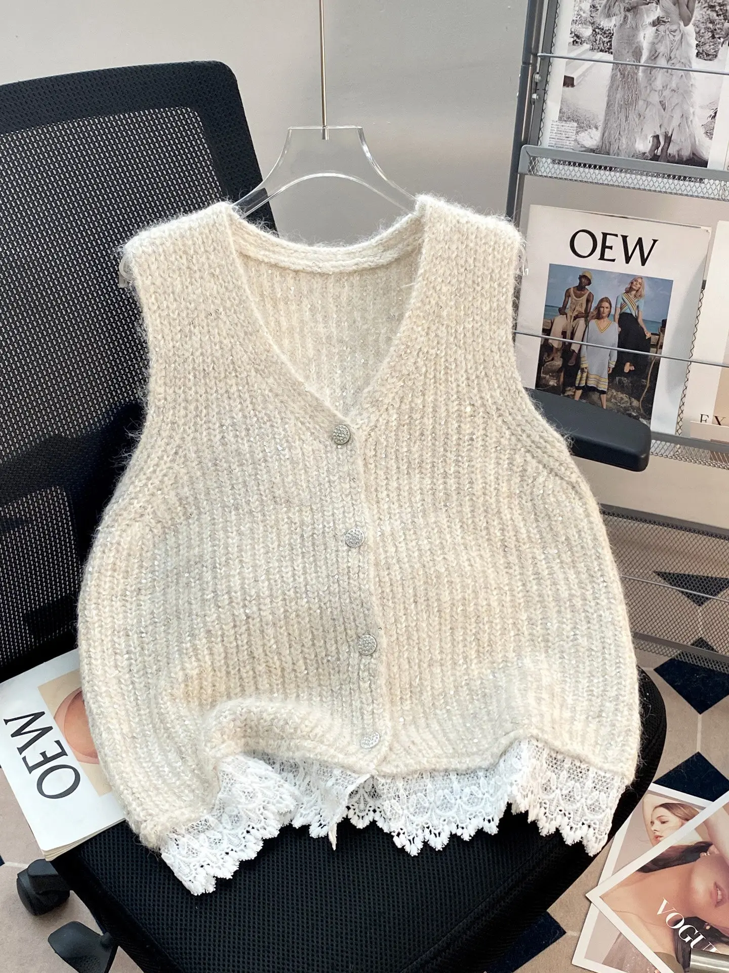 2026 Нежный стильный кружевной лоскутный вязаный жилет, женский кардиган, джемперы, осенне-зимний новый стильный сложенный свитер, короткая куртка
2026 Нежный стильный кружевной лоскутный вязаный жилет, женский кардиган, джемперы, осенне-зимний новый стильный сложенный свитер, короткая куртка