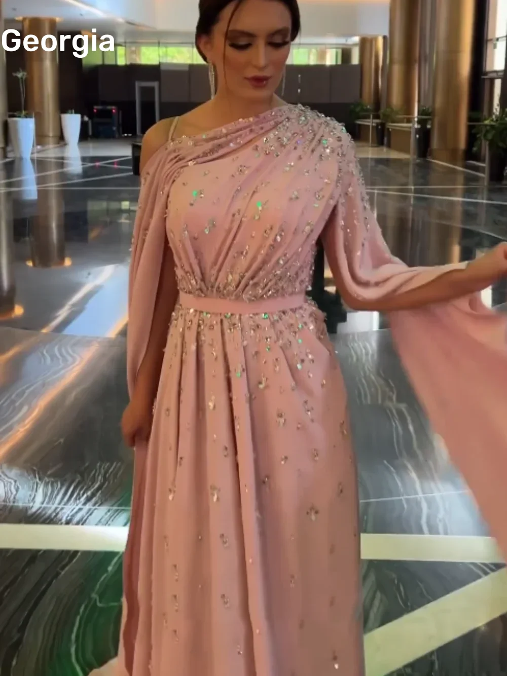 Customized Party Dress A-Line One-Shoulder Floor-Length Luxury Evening Dresses 2025 Beadings Zipper Up Long Sleeves Prom Dresses
Customized Party Dress A-Line One-Shoulder Floor-Length Luxury Evening Dresses 2025 Beadings Zipper Up Long Sleeves Prom Dresses