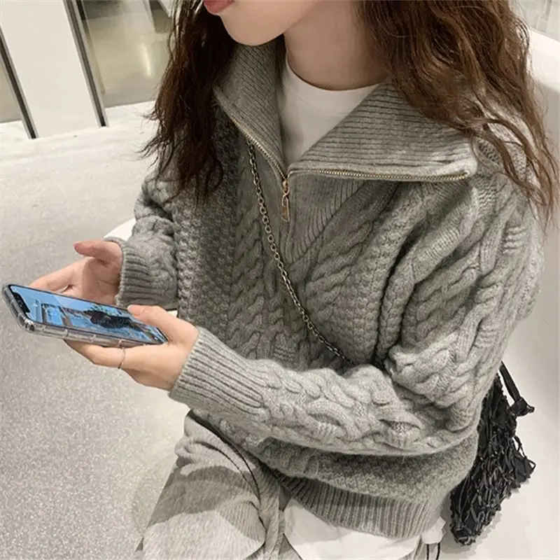 Zipper Fashion Women Sweaters 2024 Solid Loose Knitted Long Sleeve Women's Sweater Warm Autumn/Winter Oversized Pullover Q684
Zipper Fashion Women Sweaters 2024 Solid Loose Knitted Long Sleeve Women's Sweater Warm Autumn/Winter Oversized Pullover Q684