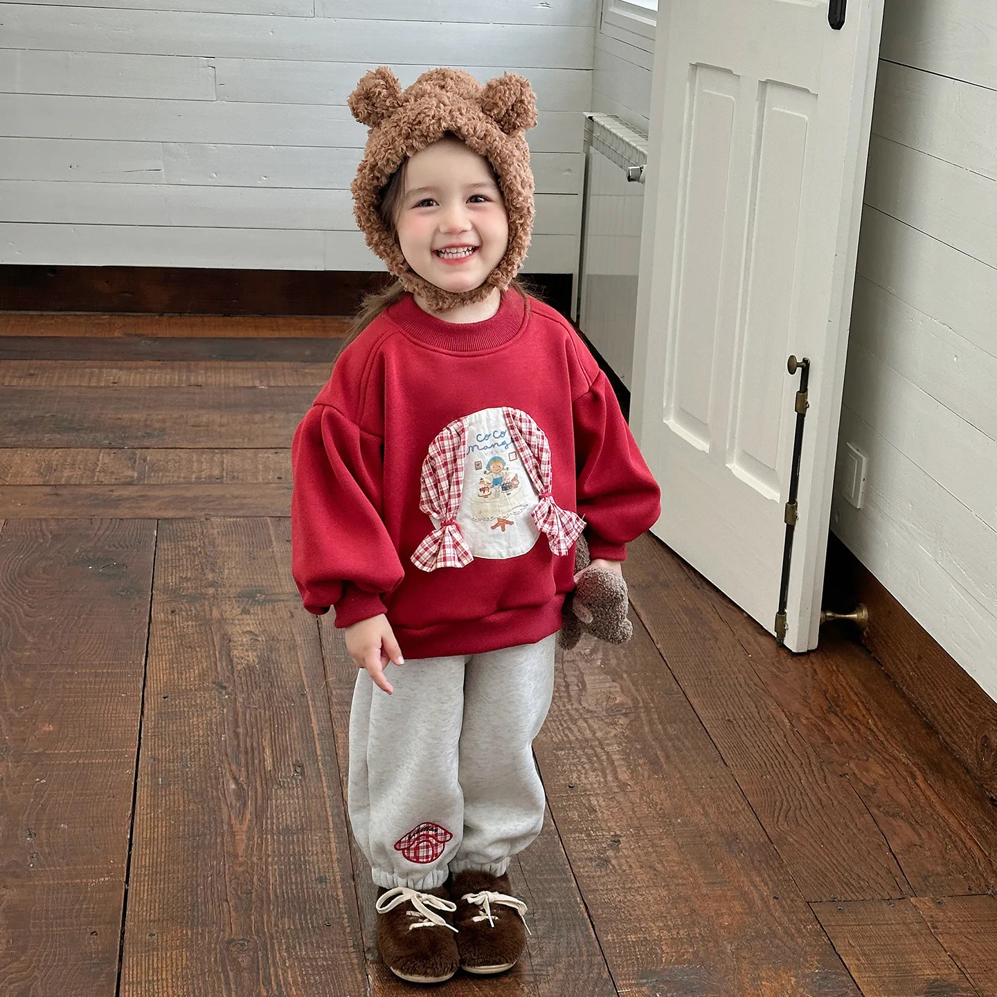 Girls Set 2025 Autumn Winter Plush New Fashionable Western Style Hoodie Pants Two Piece Set Casual Fashion Daily Wear
Girls Set 2025 Autumn Winter Plush New Fashionable Western Style Hoodie Pants Two Piece Set Casual Fashion Daily Wear