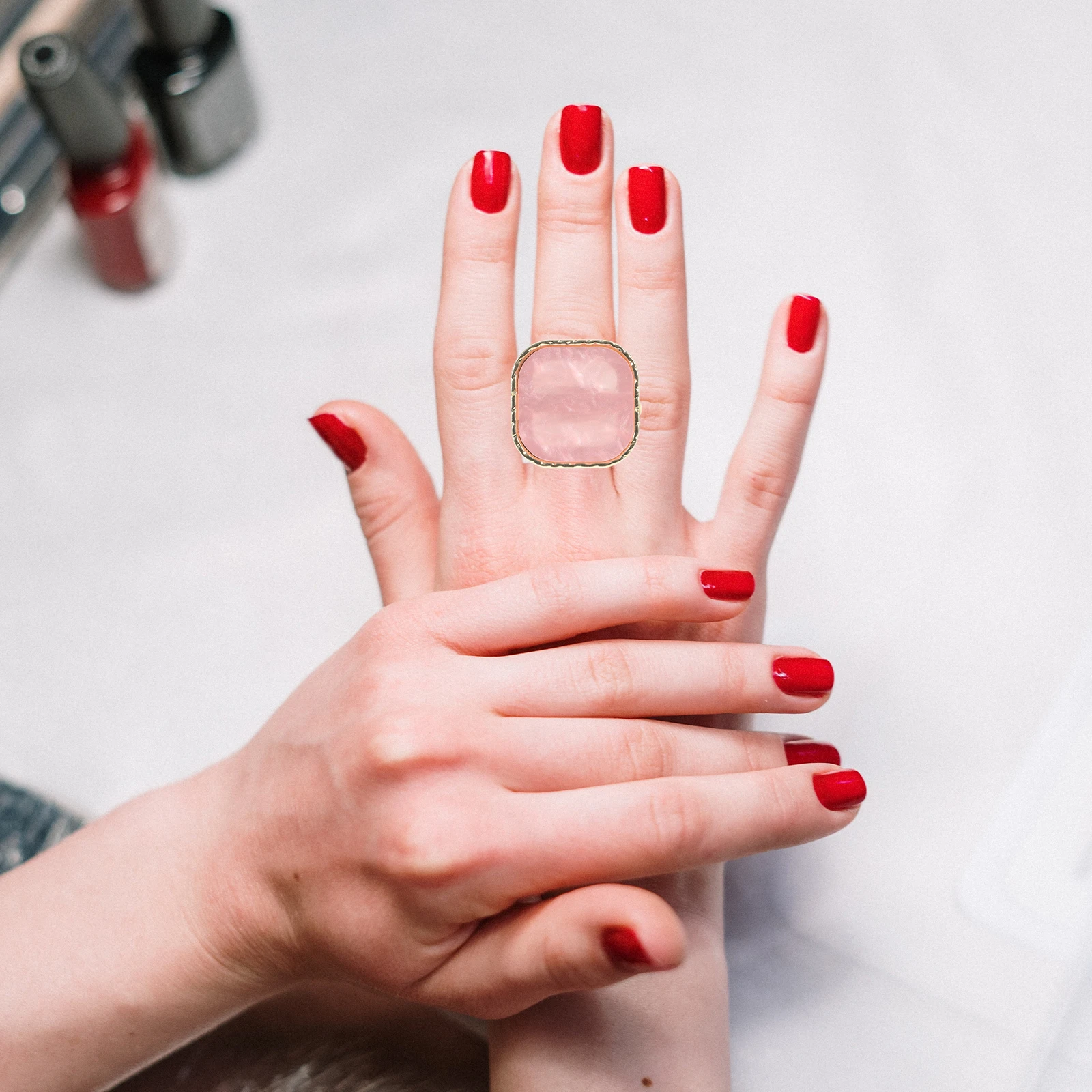 4Pcs Ring Nail Art Palettes Imitation Shell Design Smooth Texture for Nail Polish Mixing Portable Manicure Pallets Home Salon
4Pcs Ring Nail Art Palettes Imitation Shell Design Smooth Texture for Nail Polish Mixing Portable Manicure Pallets Home Salon