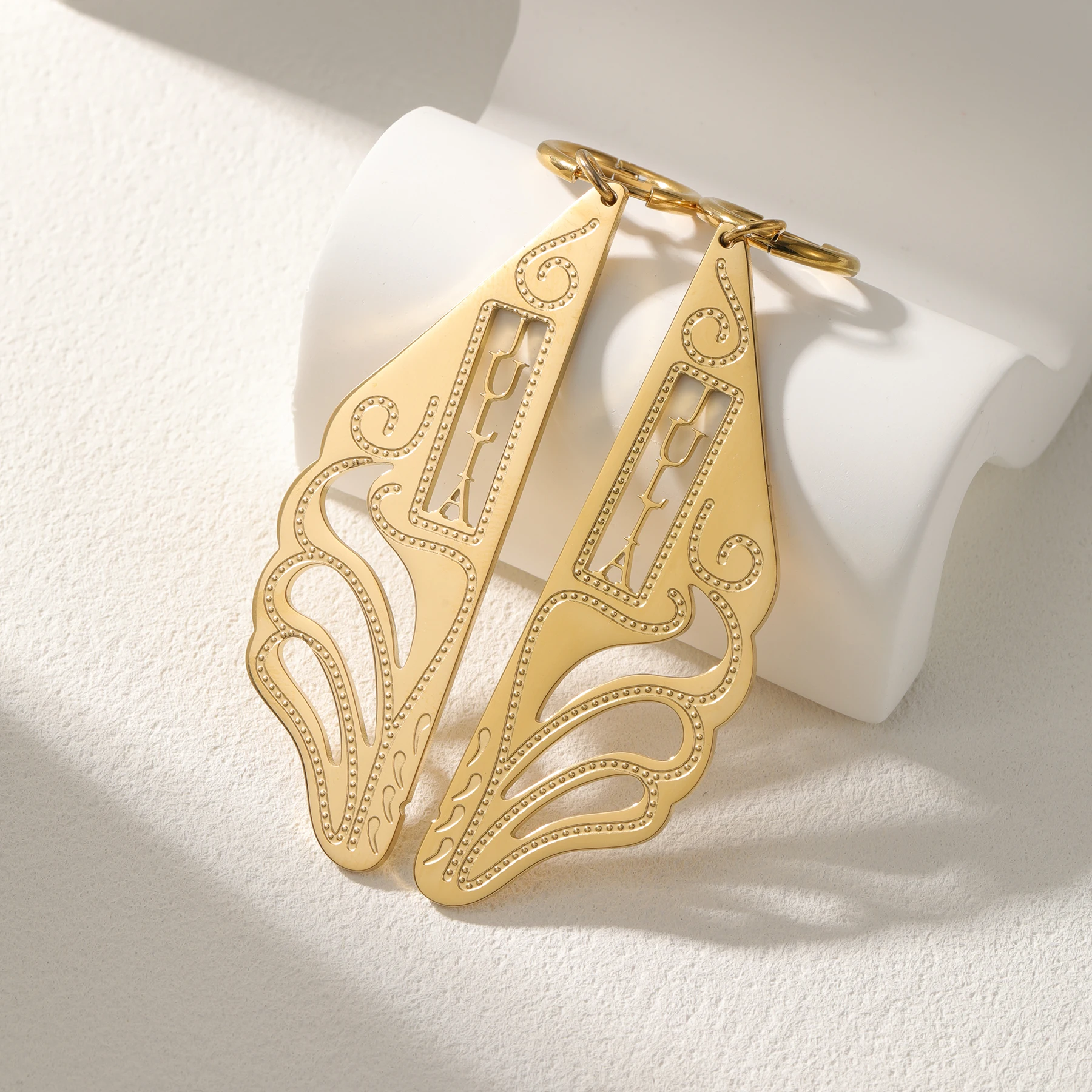 Arabian Style Hollow Large Earrings 18k Gold-Plated Personalized Custom Earrings Retro Exotic Fashion Exaggerated Earrings Gift
Arabian Style Hollow Large Earrings 18k Gold-Plated Personalized Custom Earrings Retro Exotic Fashion Exaggerated Earrings Gift