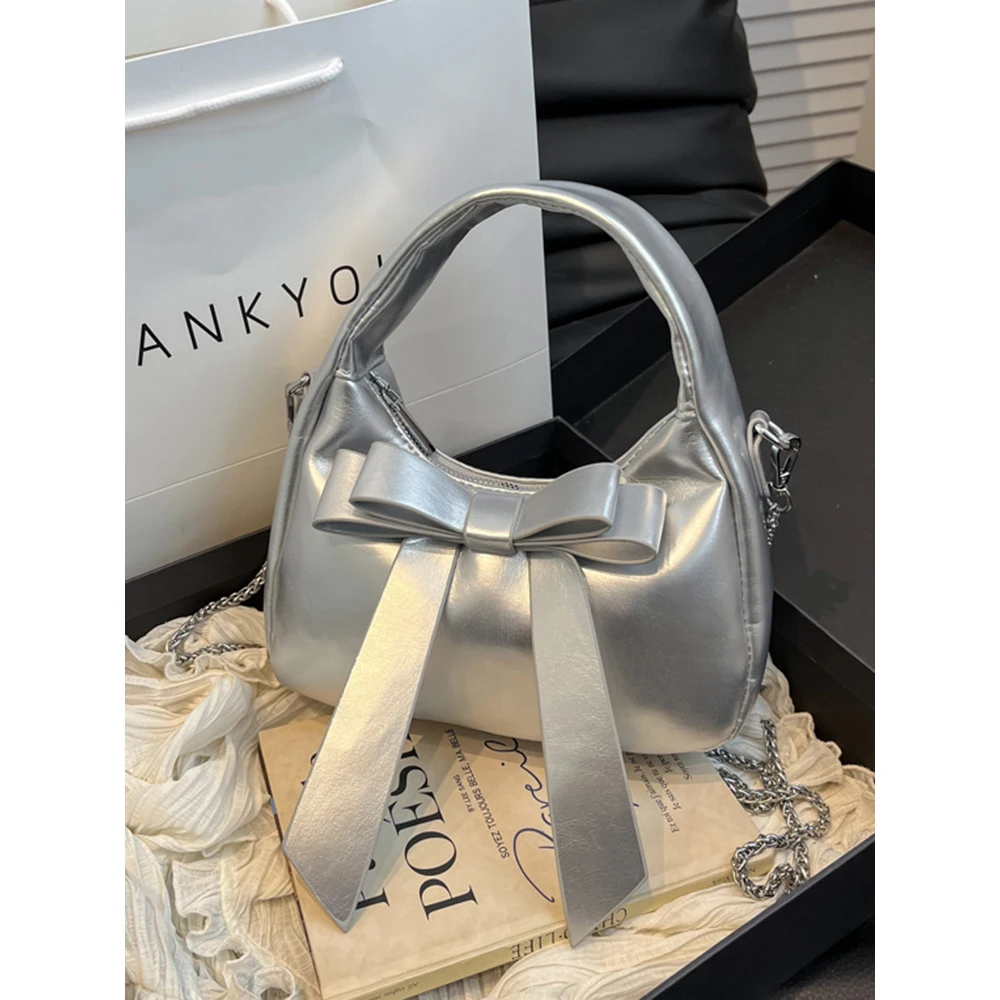 2025 Spring Summer New Women Handbag Korean Bow Solid Color Glossy PU Chain Zipper Crossbody Bag Party Holiday Commute Bags
2025 Spring Summer New Women Handbag Korean Bow Solid Color Glossy PU Chain Zipper Crossbody Bag Party Holiday Commute Bags