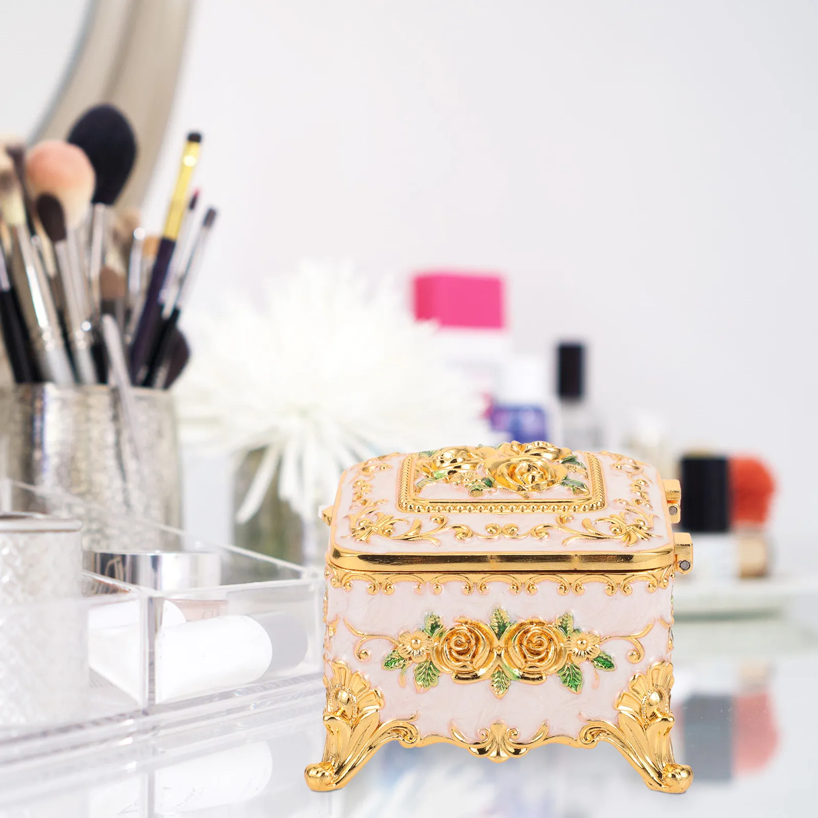 Vintage Rose Pattern Jewelry Box Metal Jewelry Holder Elegant Storage Case for Rings Earrings Necklaces Creative Organizer
Vintage Rose Pattern Jewelry Box Metal Jewelry Holder Elegant Storage Case for Rings Earrings Necklaces Creative Organizer