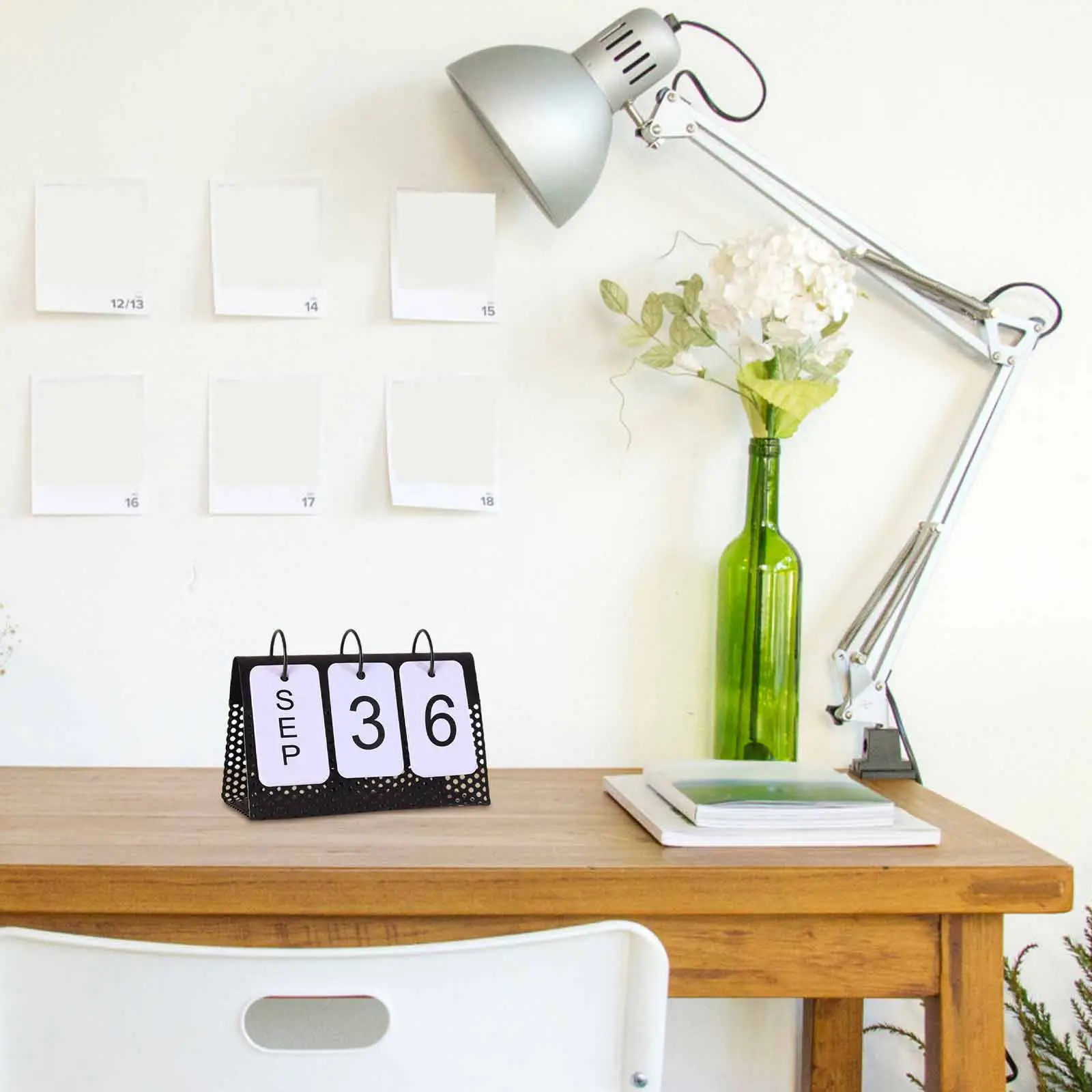 Iron Perpetual Desk Calendar Craft Home Office Decorative Ornament Metal Flip Calendar Tabletop Decoration for Living Room
Iron Perpetual Desk Calendar Craft Home Office Decorative Ornament Metal Flip Calendar Tabletop Decoration for Living Room