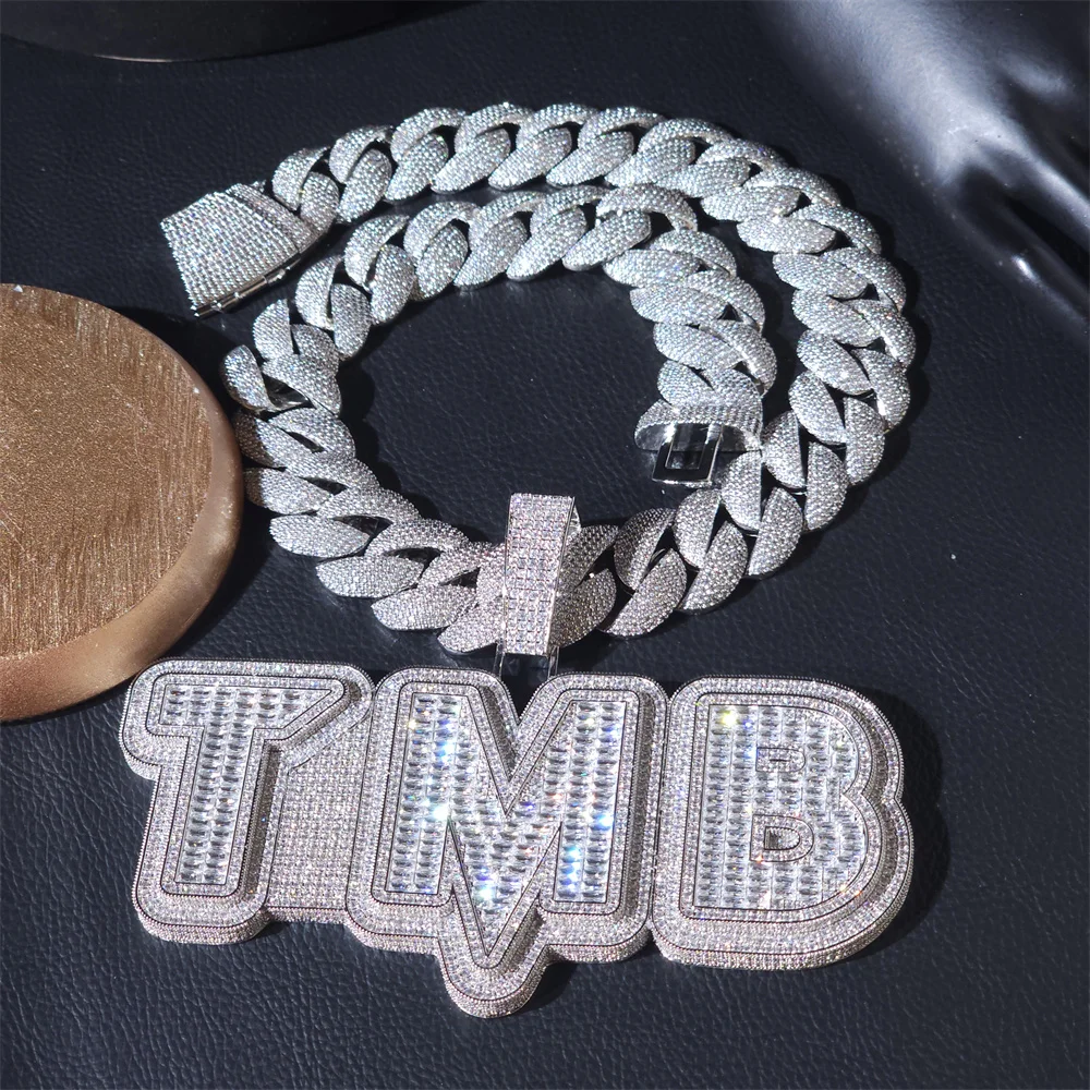 Iced Out Custom Oversize Name Chain Engrave Letter Pendant Necklace Hip Hop Men Event Jewelry Big Clasp Fit 24MM Cuban Chains
Iced Out Custom Oversize Name Chain Engrave Letter Pendant Necklace Hip Hop Men Event Jewelry Big Clasp Fit 24MM Cuban Chains