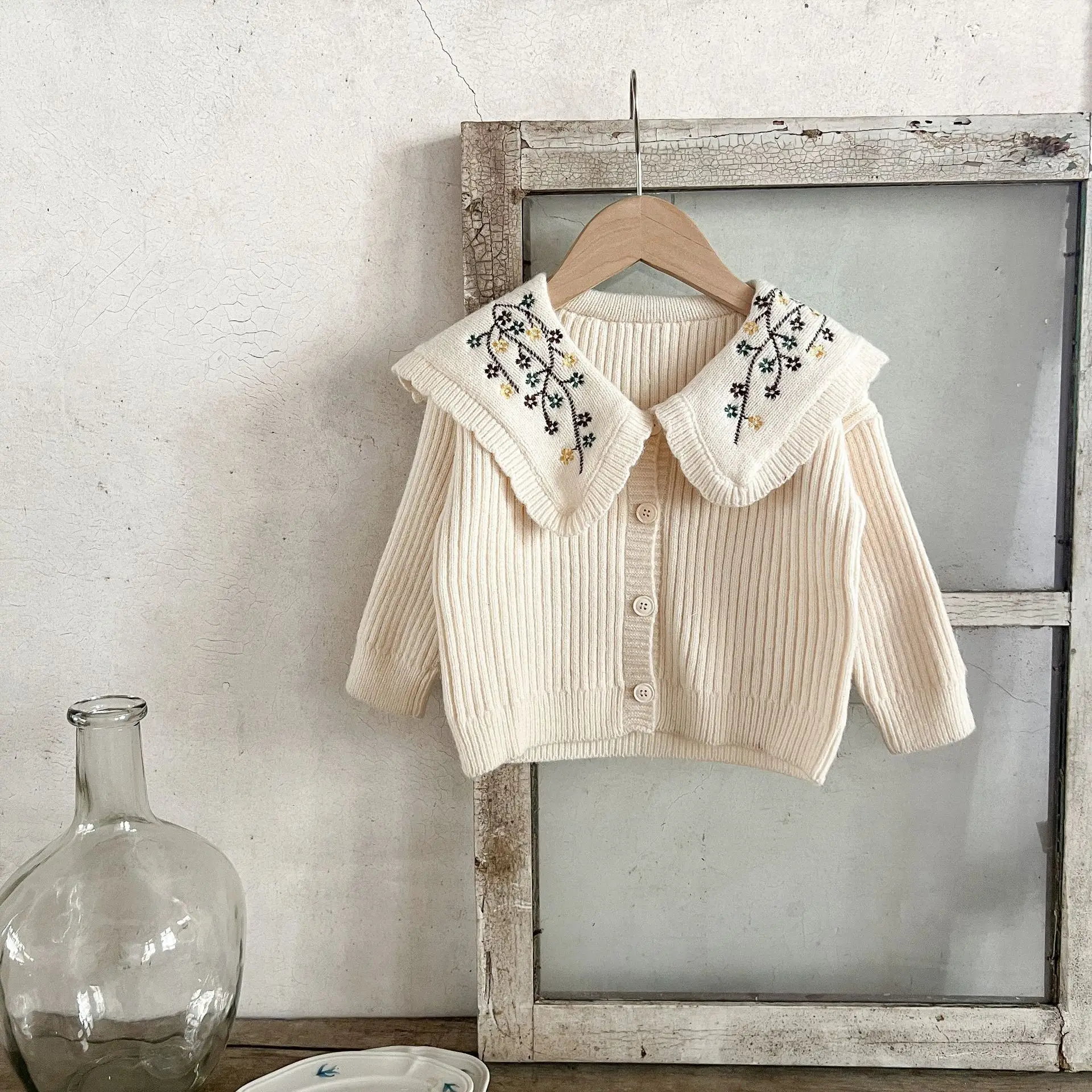 Baby Doll Collar Cardigan Spring And Autumn Girl's Western-style Cute Big Lapel Sweater Outer Coat
Baby Doll Collar Cardigan Spring And Autumn Girl's Western-style Cute Big Lapel Sweater Outer Coat