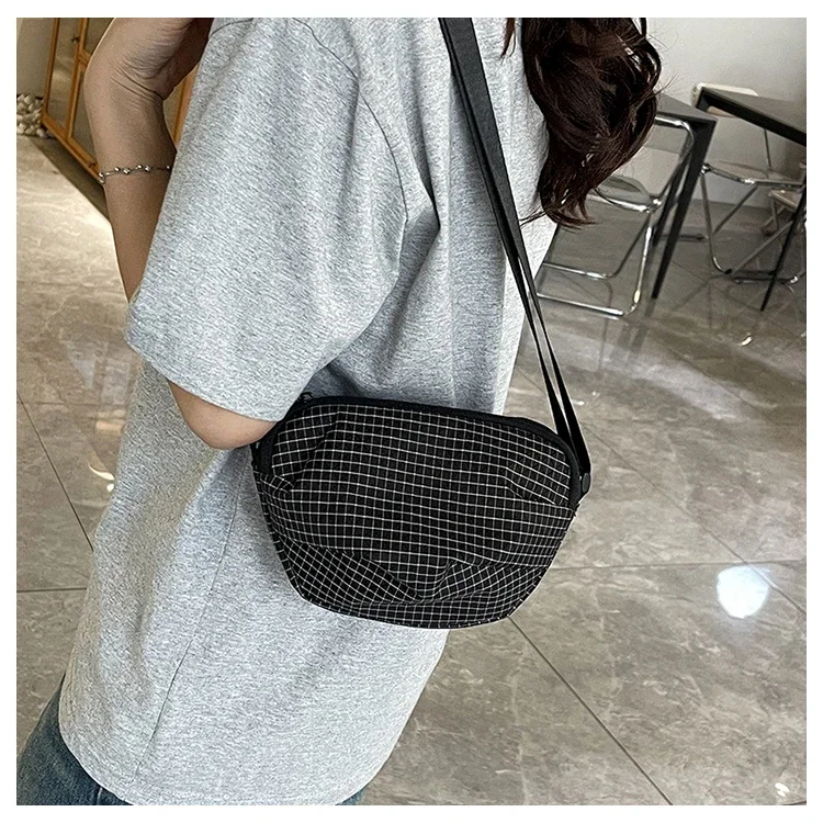 Minimalist Vintage Diaper Bag Women's Elegant Crossbody Handbag Luxury Designer Tote Leather Elegant And Spacious Bag
Minimalist Vintage Diaper Bag Women's Elegant Crossbody Handbag Luxury Designer Tote Leather Elegant And Spacious Bag