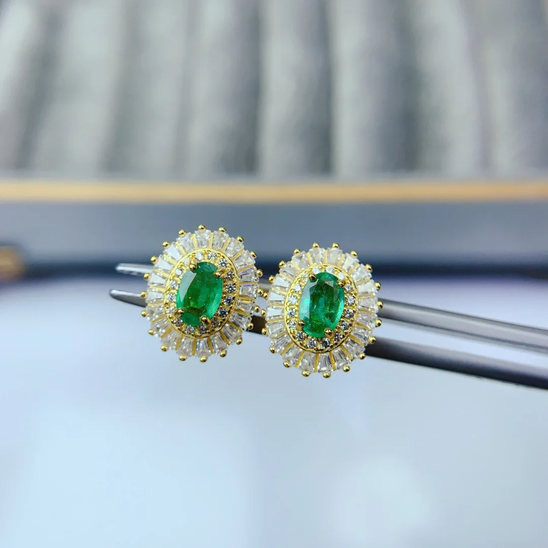 Luxury Natural Emerald Earrings S925 Pure Silver Fashion Jewelry Brilliant Precious Stone Stylish Female Festival Jewelry
Luxury Natural Emerald Earrings S925 Pure Silver Fashion Jewelry Brilliant Precious Stone Stylish Female Festival Jewelry