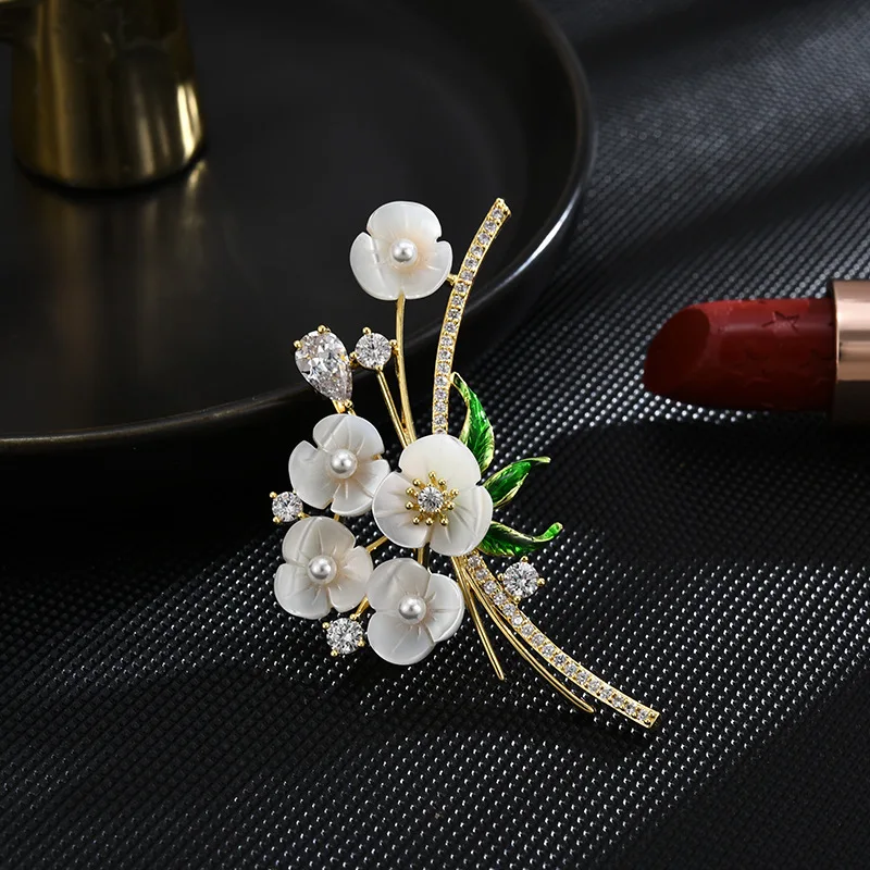 New Chinese Style Natural Shell Flower Brooch Luxury INS High Grade Floral Lapel Pin Elegant Women Dress Suit Accessories
New Chinese Style Natural Shell Flower Brooch Luxury INS High Grade Floral Lapel Pin Elegant Women Dress Suit Accessories
