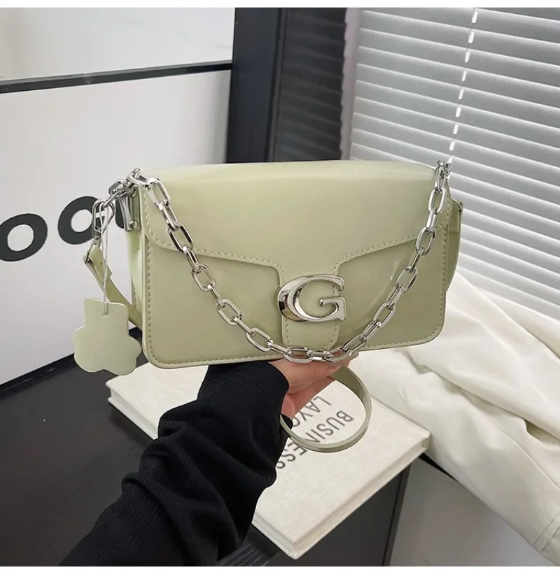 Vintage-Inspired Leather Satchel Bag - Fashionable Crossbody Design With Brass Hardware & Roomy Multi-Layer Compartments
Vintage-Inspired Leather Satchel Bag - Fashionable Crossbody Design With Brass Hardware & Roomy Multi-Layer Compartments