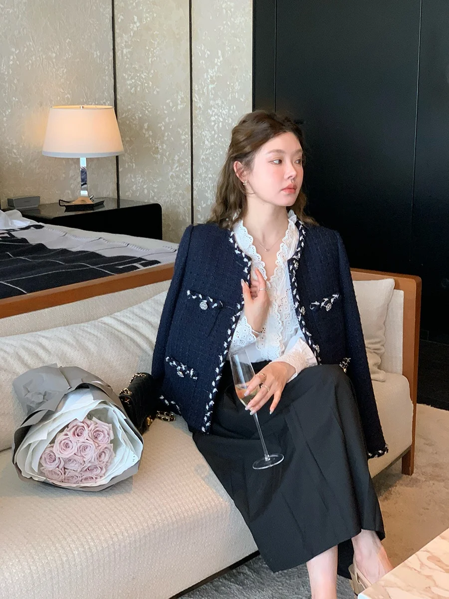 Женская верхняя одежда класса люкс Yang Xiao Juan: модная сенсация, цветные блоки, осенне-зимняя коллекция, премиум-класс для женщин.
Женская верхняя одежда класса люкс Yang Xiao Juan: модная сенсация, цветные блоки, осенне-зимняя коллекция, премиум-класс для женщин.