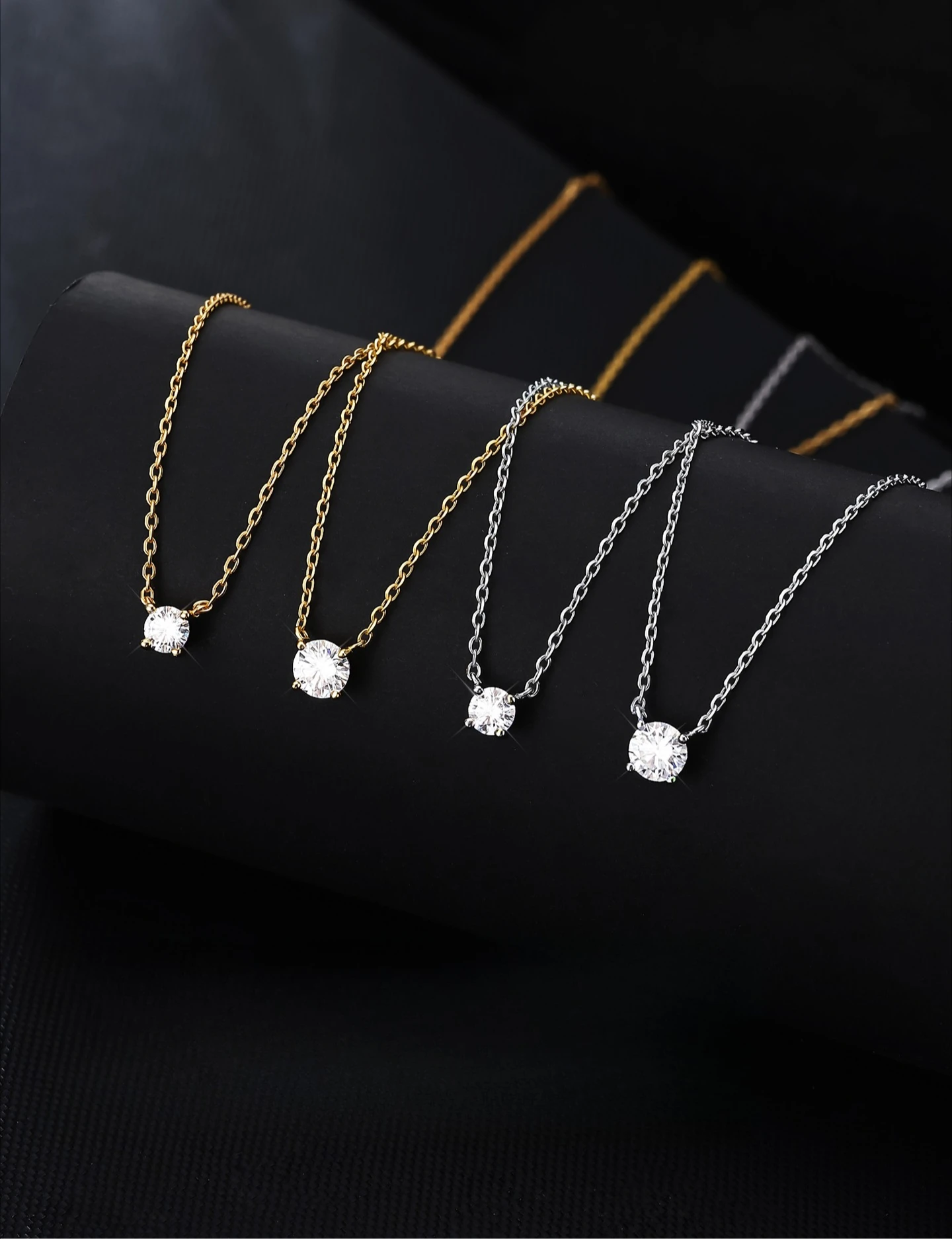 Trendy Moissanite Pendant Necklace For Women Multilayer Chain Choker Fashion Female Party Shiny Jewelry Gift
Trendy Moissanite Pendant Necklace For Women Multilayer Chain Choker Fashion Female Party Shiny Jewelry Gift