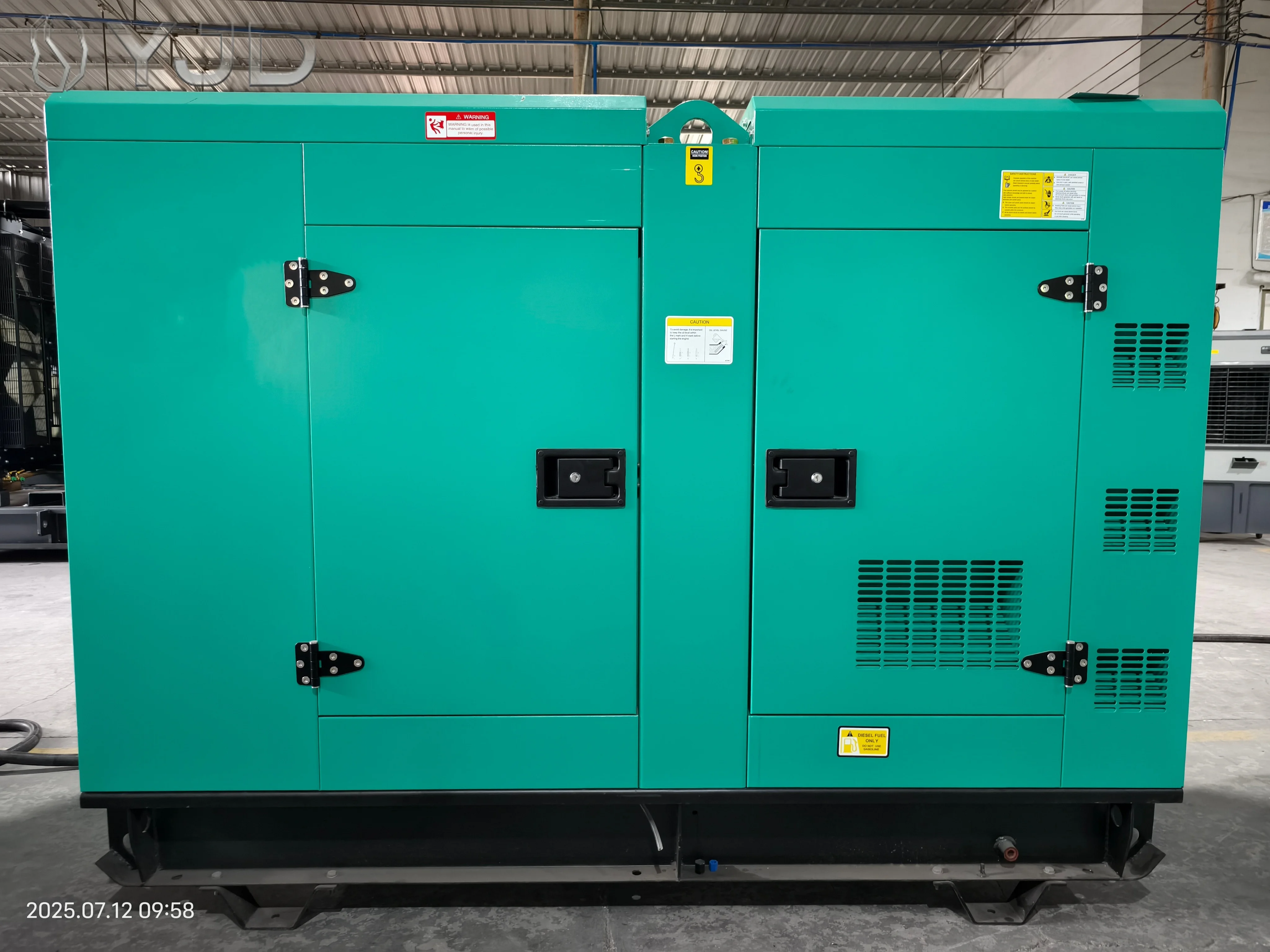 Grupo Electrogeno 25KVA 28KVA QSB3.9-G31 Engine with Stage 3 Soundproof Backup Generator for Home in Guangzhou EXW Price
Grupo Electrogeno 25KVA 28KVA QSB3.9-G31 Engine with Stage 3 Soundproof Backup Generator for Home in Guangzhou EXW Price