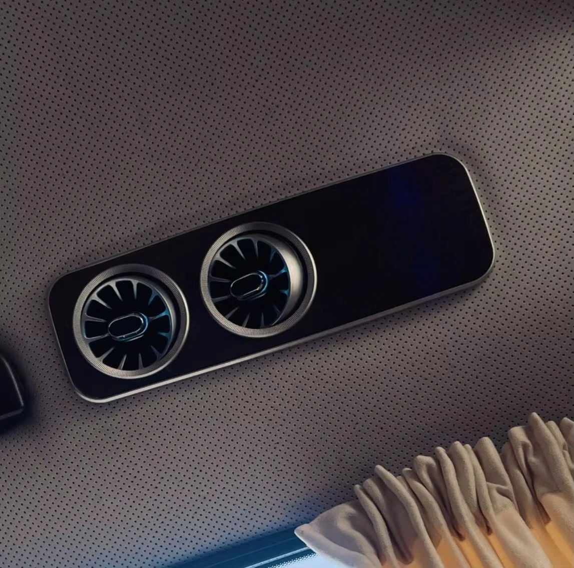 Business Style Luxury High Quality Car Interior Air Outlet and LOGO for All General Models Car Decoration Interior Kits
Business Style Luxury High Quality Car Interior Air Outlet and LOGO for All General Models Car Decoration Interior Kits