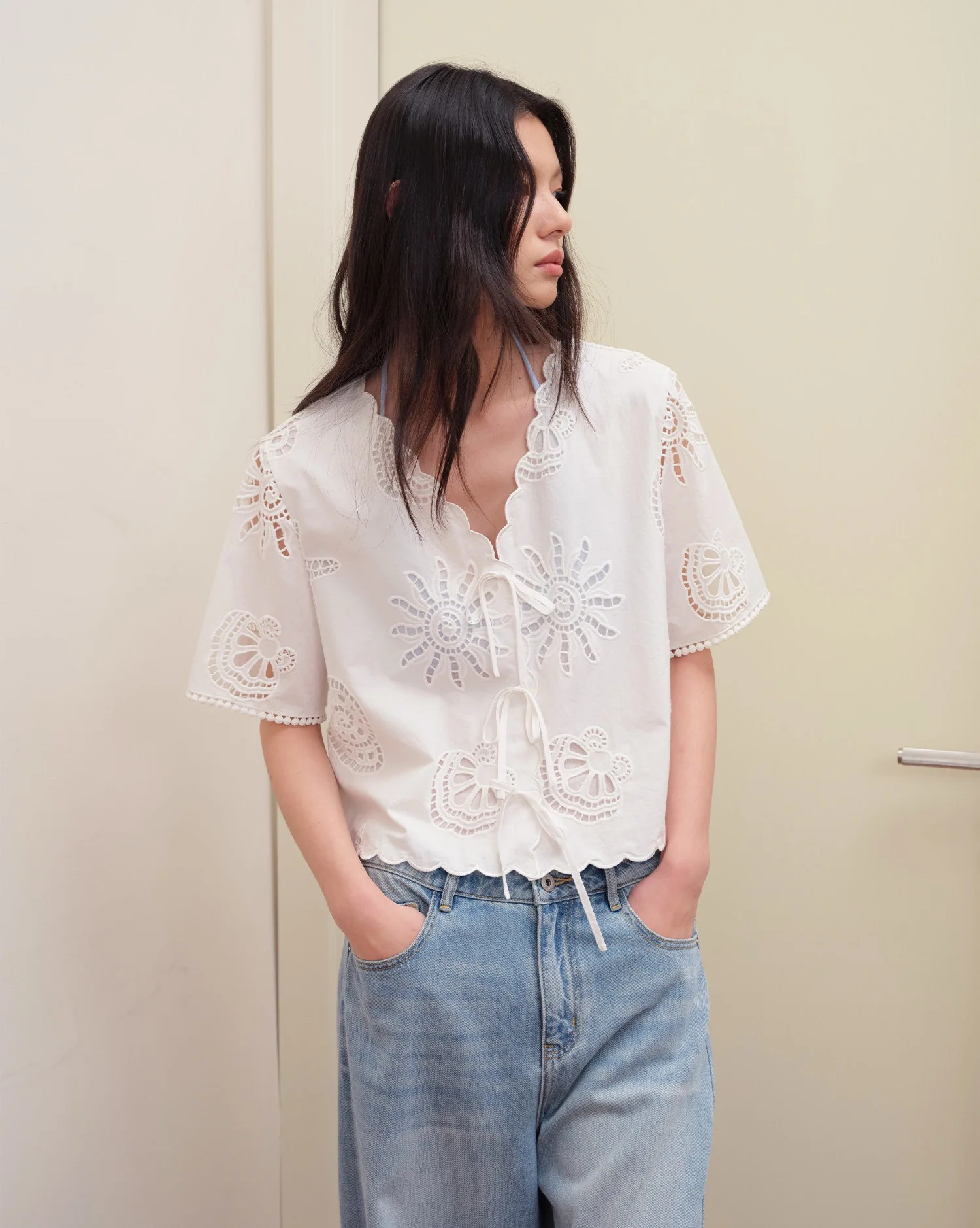 Dongda Gate Women's Vintage Embroidered Hollow out V-Neck Short Sleeve Shirt Loose Fit Commute Style Summer Casual Top
Dongda Gate Women's Vintage Embroidered Hollow out V-Neck Short Sleeve Shirt Loose Fit Commute Style Summer Casual Top