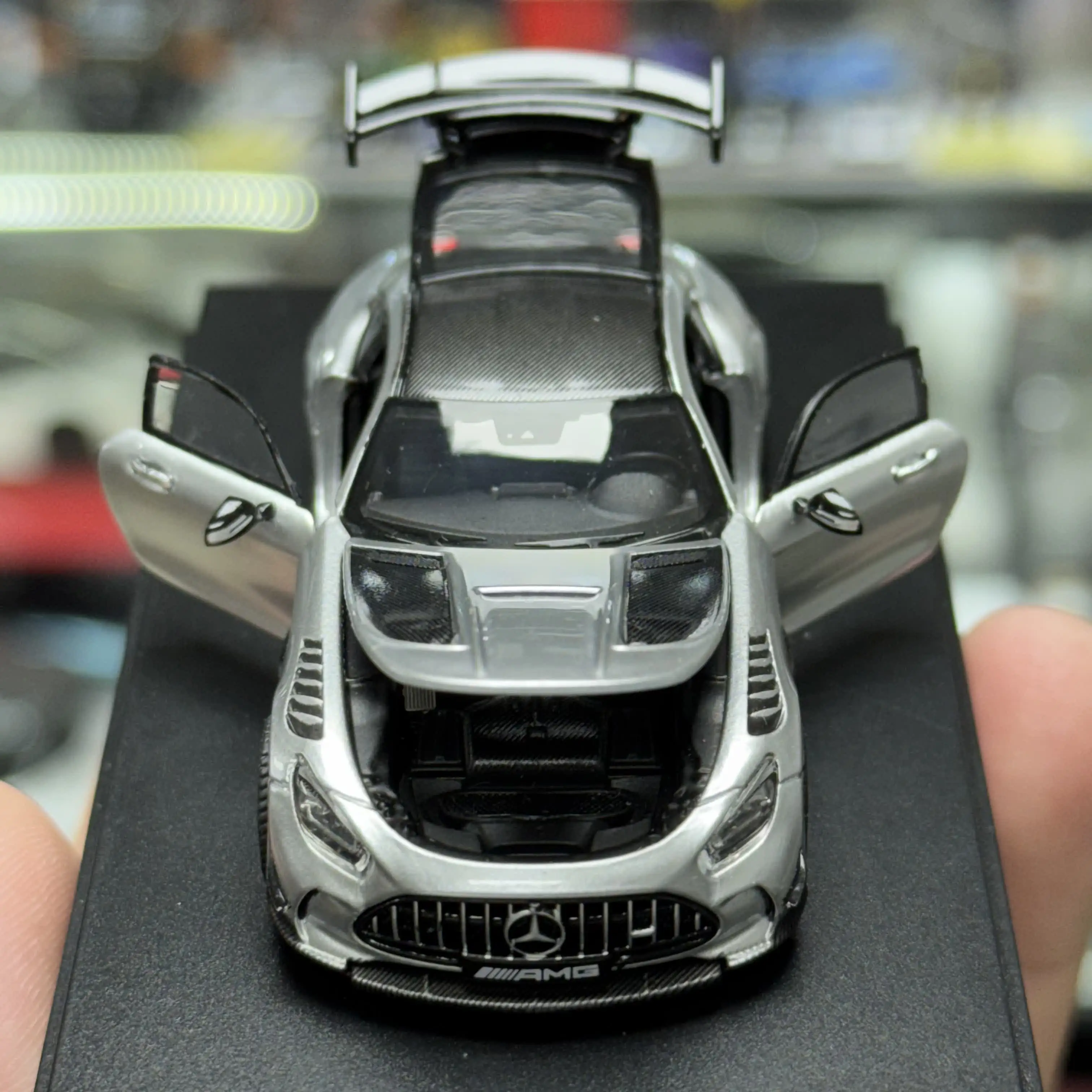 1:64 Scale Mercedes-AMG GT Black Series Die-Cast Car Model with Fully Opening Doors
1:64 Scale Mercedes-AMG GT Black Series Die-Cast Car Model with Fully Opening Doors