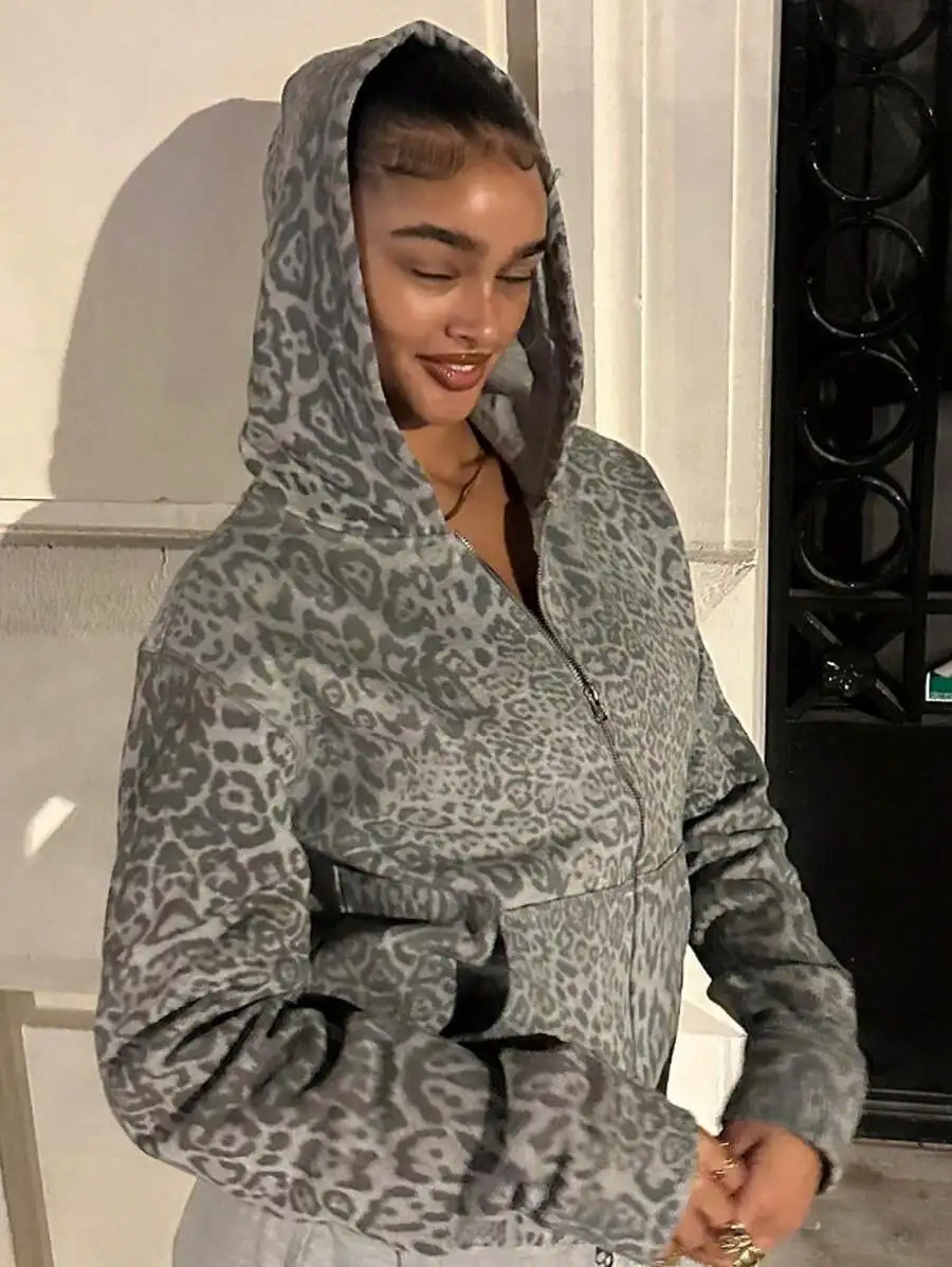 Women Spring Y2K Leopard Print Hooded Jacket With Kangaroo Pocket
Women Spring Y2K Leopard Print Hooded Jacket With Kangaroo Pocket