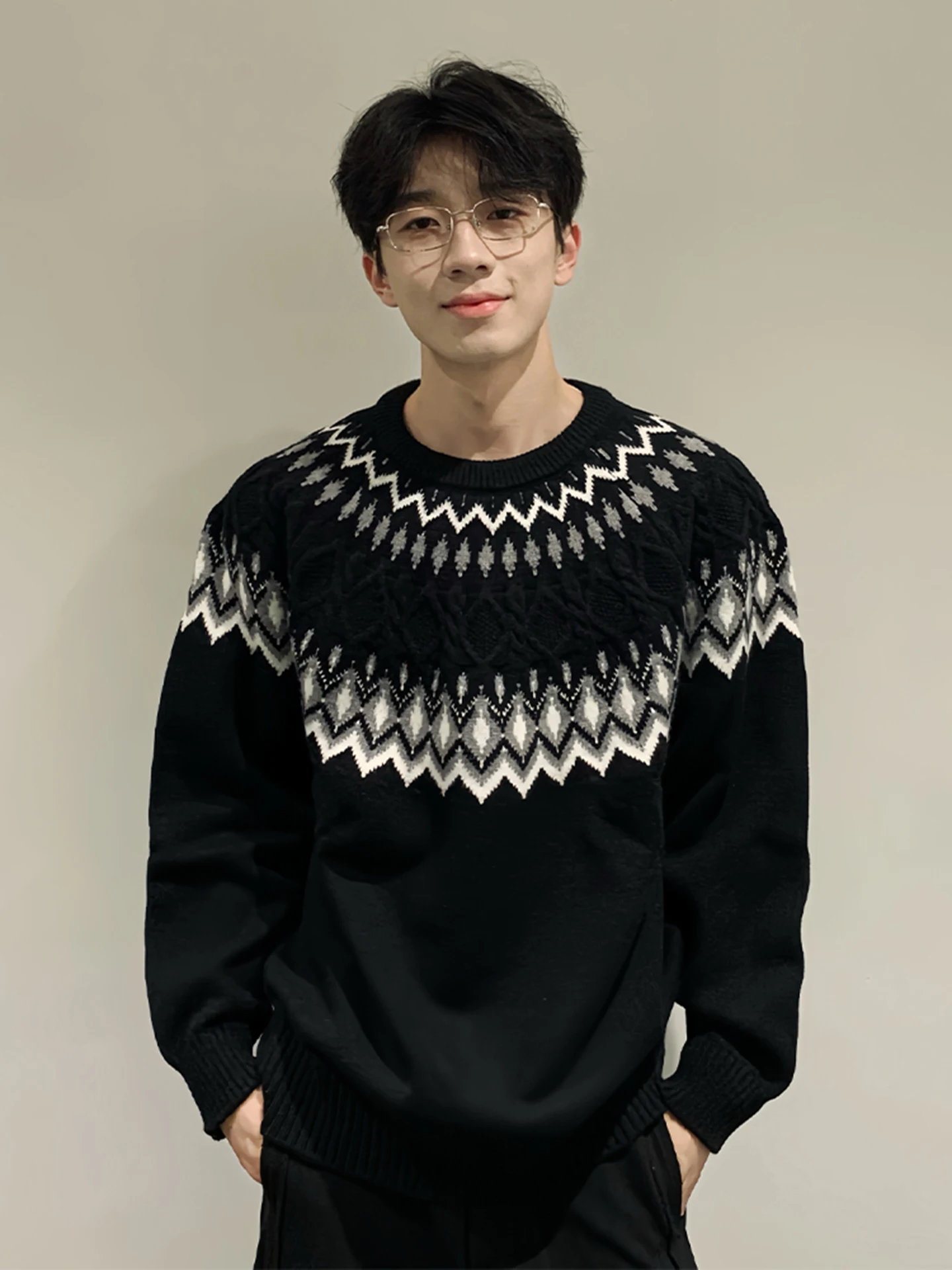 Bla American Retro Fair Isle Knitted Sweater Men's Winter Thiened Base Layer irt Couple's Outerwear Warm Cozy Fit
Bla American Retro Fair Isle Knitted Sweater Men's Winter Thiened Base Layer irt Couple's Outerwear Warm Cozy Fit