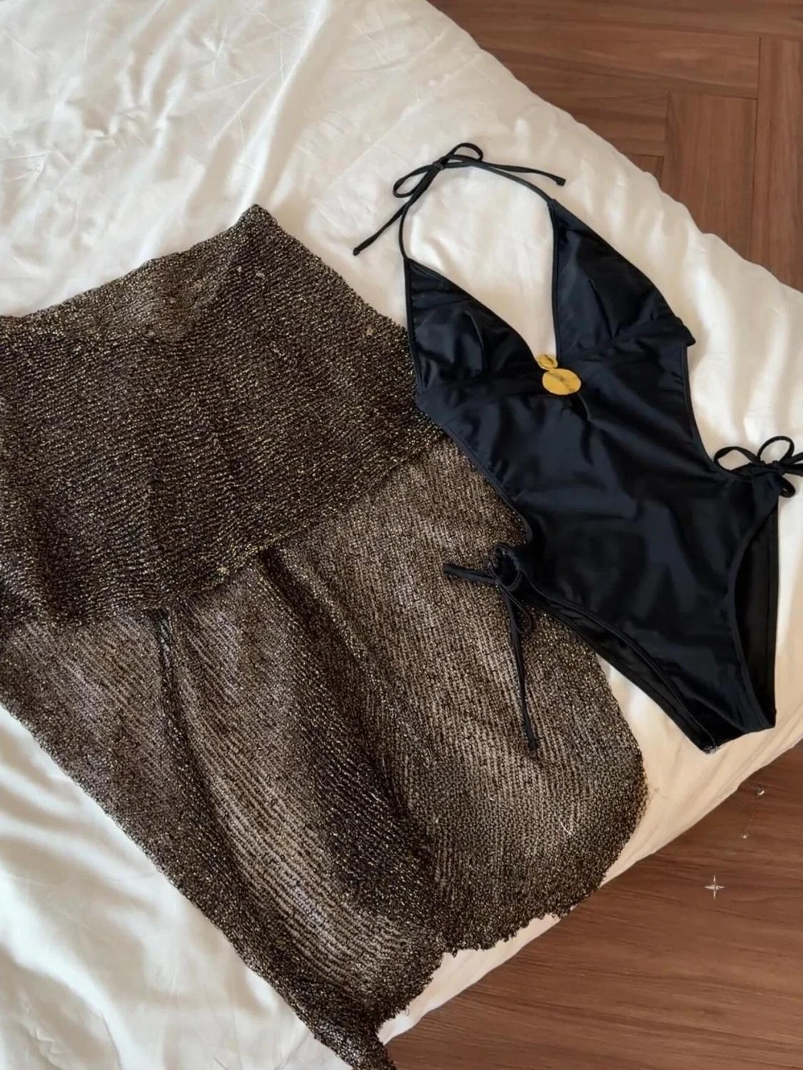 Sexy Deep V Swimsuit Set Tee Pieces for Women Thermal Spring Vaion Skin Slimming Meat Concealing Swimwear
Sexy Deep V Swimsuit Set Tee Pieces for Women Thermal Spring Vaion Skin Slimming Meat Concealing Swimwear