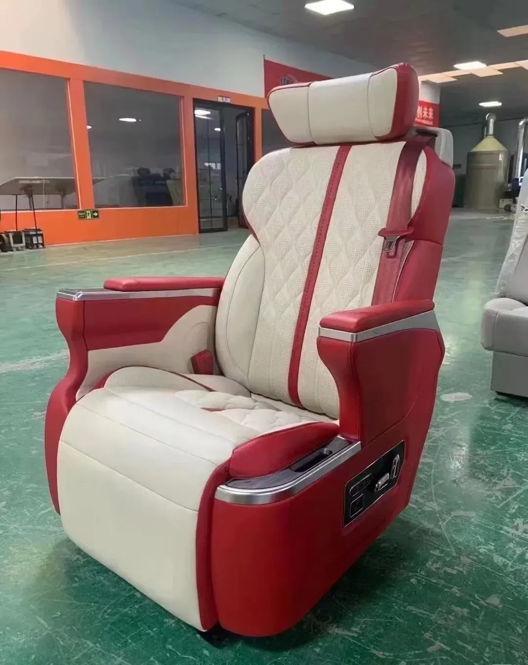 Luxury Car Passenger Auto Electric Seat for Gl8, Toyota Sienna, GAC Trumpchi M8, KIA Carnival, Saic Maxus with Wireless Charging
Luxury Car Passenger Auto Electric Seat for Gl8, Toyota Sienna, GAC Trumpchi M8, KIA Carnival, Saic Maxus with Wireless Charging