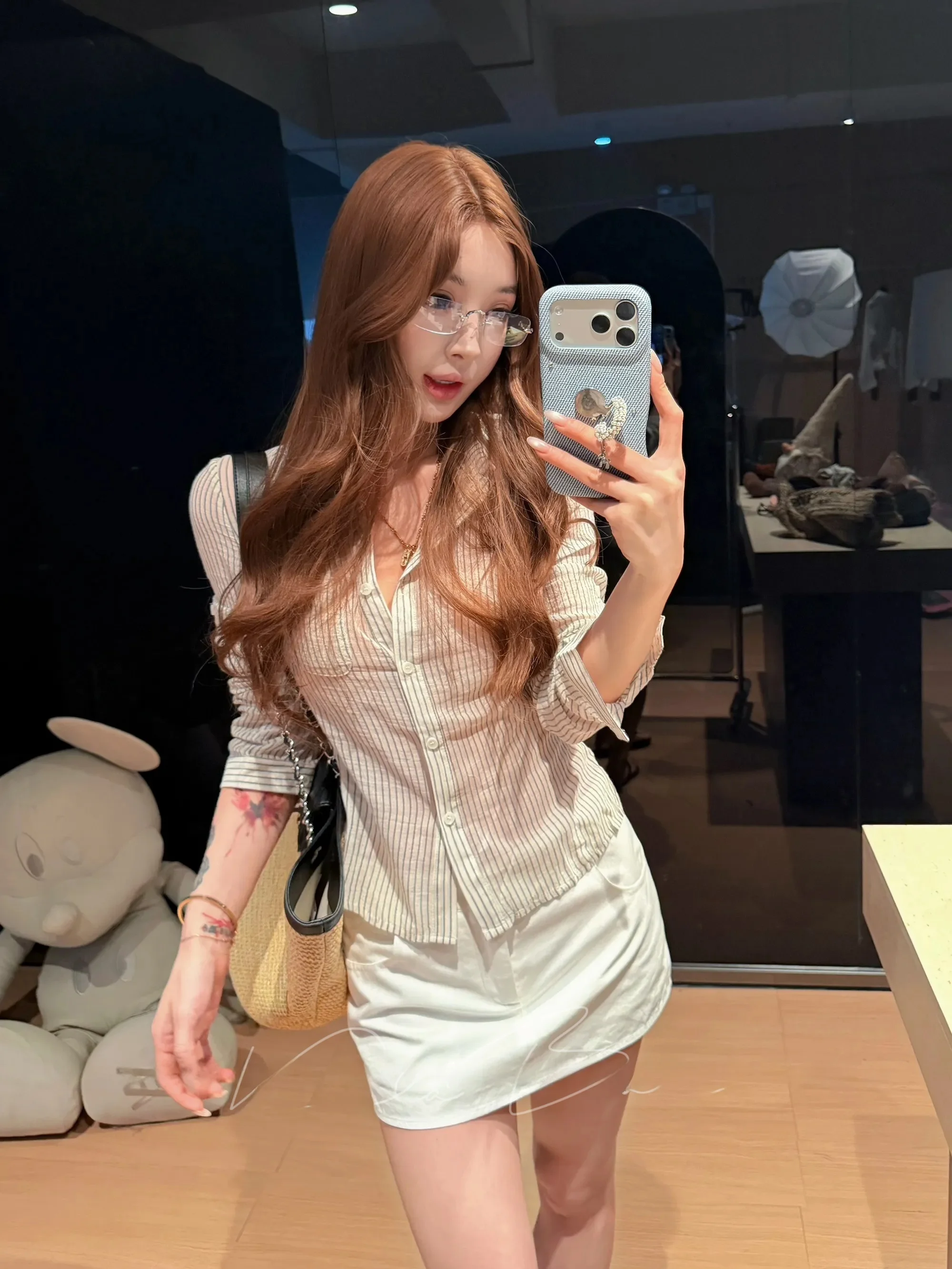 Elegant Minimalist High Intelligence Sensation Long Sleeve Shirt for Women Suitable for Office Commuting Vintage Style Top
Elegant Minimalist High Intelligence Sensation Long Sleeve Shirt for Women Suitable for Office Commuting Vintage Style Top