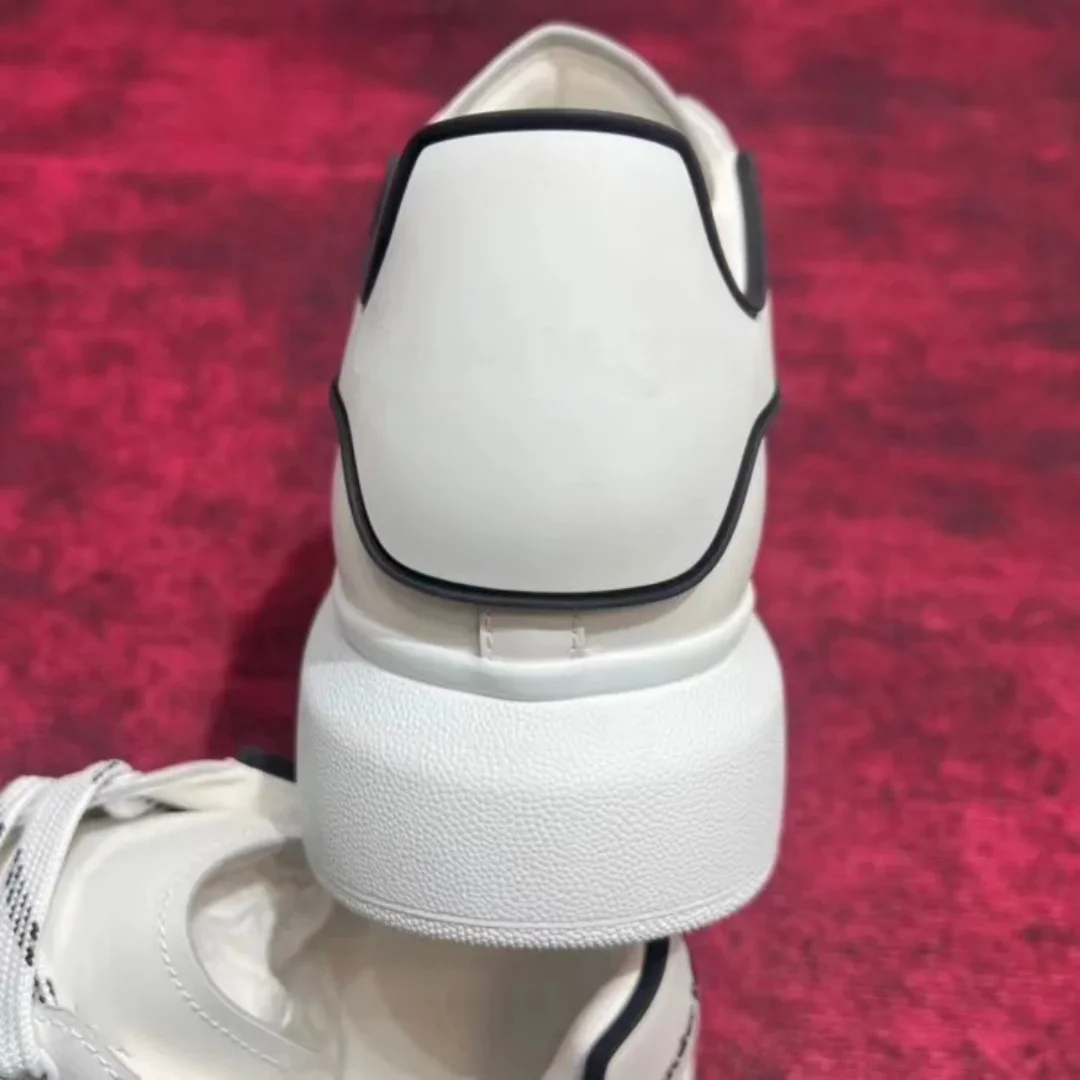 Top High Quality Womens Trendy Casual Shoes 34-46 Luxury Mens Real Leather Unisex Sneakers Designr Lovers Tide Shoes YN 001569
Top High Quality Womens Trendy Casual Shoes 34-46 Luxury Mens Real Leather Unisex Sneakers Designr Lovers Tide Shoes YN 001569