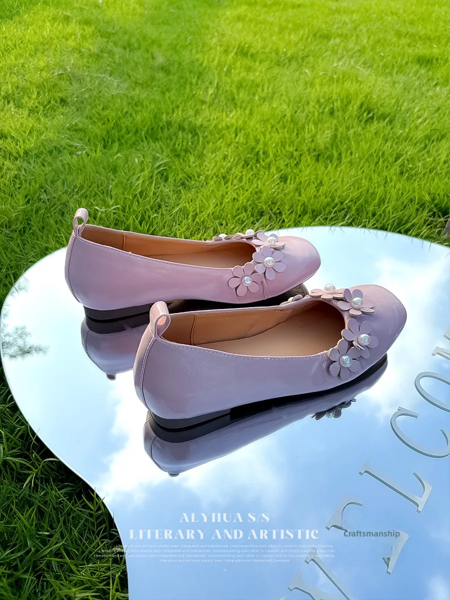 Elevated Ballet Style Floral Mary Jane Shoes Women's Fashionable Casual Slip-On round Toe Leather Lined Rubber Bottom Footwear
Elevated Ballet Style Floral Mary Jane Shoes Women's Fashionable Casual Slip-On round Toe Leather Lined Rubber Bottom Footwear