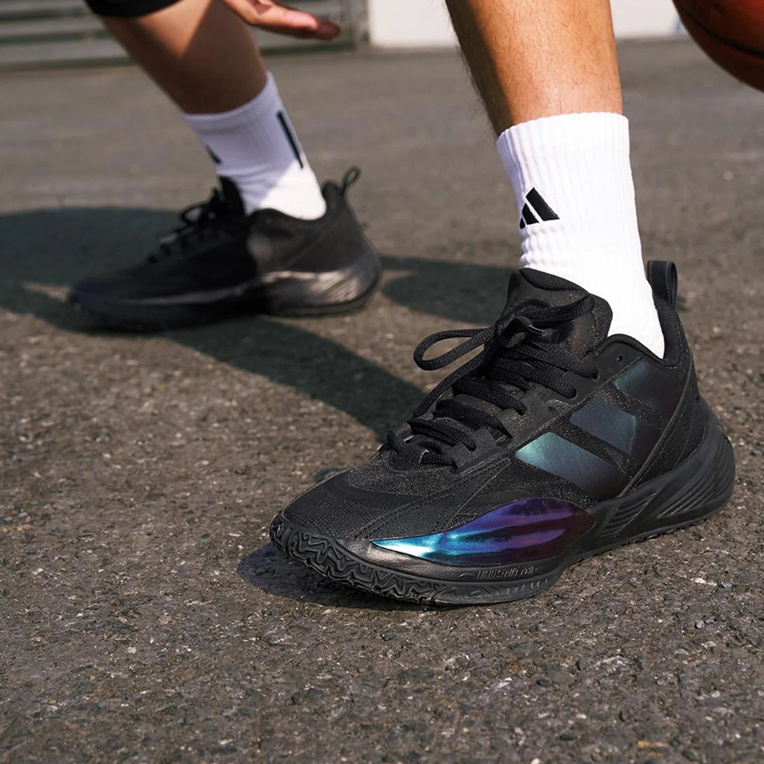 Adidas Genuine XENOBURST Men's Sport Cushioned Training Basketball Shoes KI5855
Adidas Genuine XENOBURST Men's Sport Cushioned Training Basketball Shoes KI5855