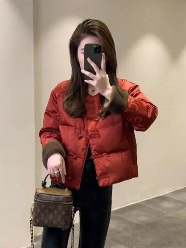 Новый женский красный хлопковый топ-роба в стиле тан для Нового года 2026 года, зимний красивый национальный китайский костюм
Новый женский красный хлопковый топ-роба в стиле тан для Нового года 2026 года, зимний красивый национальный китайский костюм