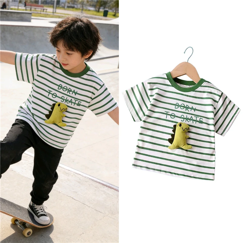 Детская летняя хлопковая футболка в зеленую полоску с принтом «Рожденный на коньках» и 3D-динозавром, повседневный топ с короткими рукавами для маленьких мальчиков, одежда для малышей
Детская летняя хлопковая футболка в зеленую полоску с принтом «Рожденный на коньках» и 3D-динозавром, повседневный топ с короткими рукавами для маленьких мальчиков, одежда для малышей
