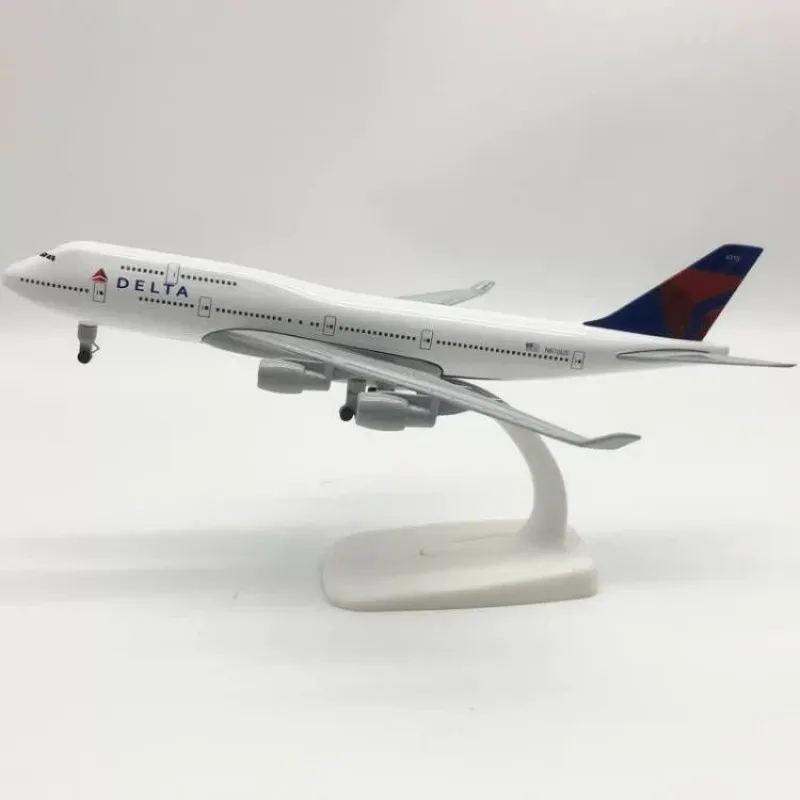 Металлическая модель самолета Boeing 747 Delta Air Lines, 20 см, литая из сплава, с шасси, коллекционная
Металлическая модель самолета Boeing 747 Delta Air Lines, 20 см, литая из сплава, с шасси, коллекционная