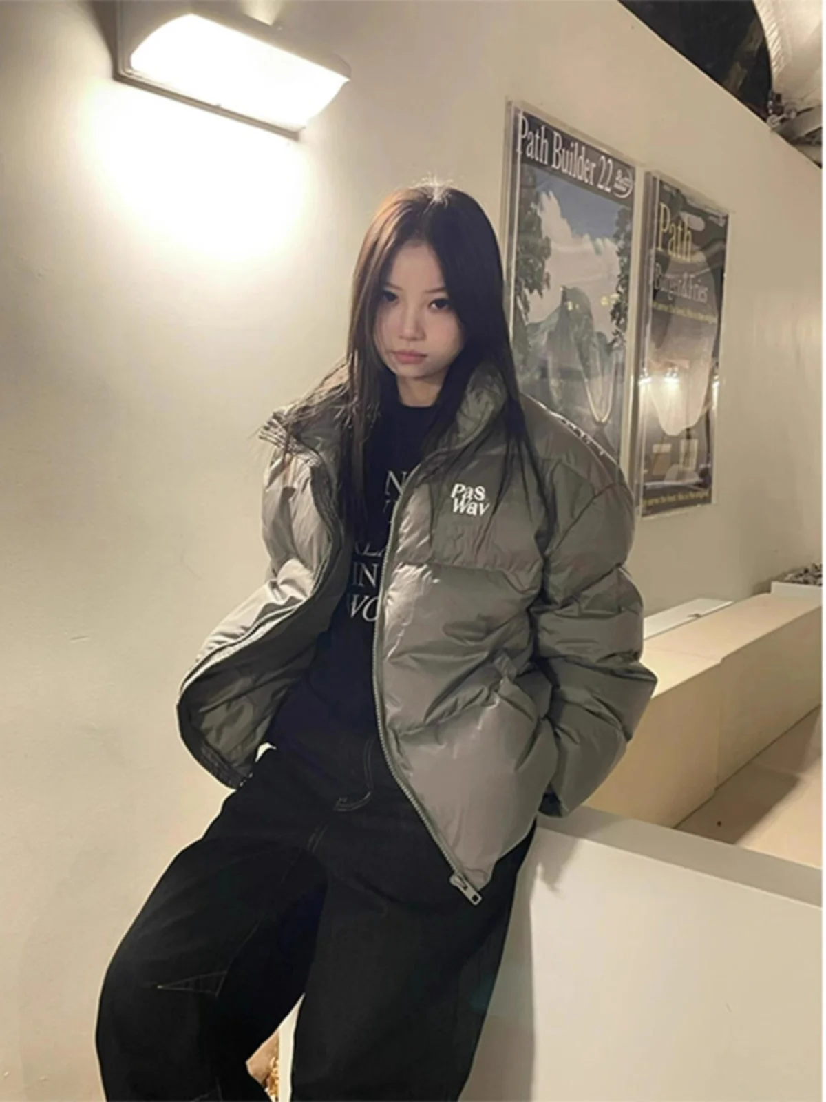 American Retro Stand Collar Thickened Grey White Duck down Puffer Jacket Women Winter New Style Loose Bread Coat Outerwear
American Retro Stand Collar Thickened Grey White Duck down Puffer Jacket Women Winter New Style Loose Bread Coat Outerwear