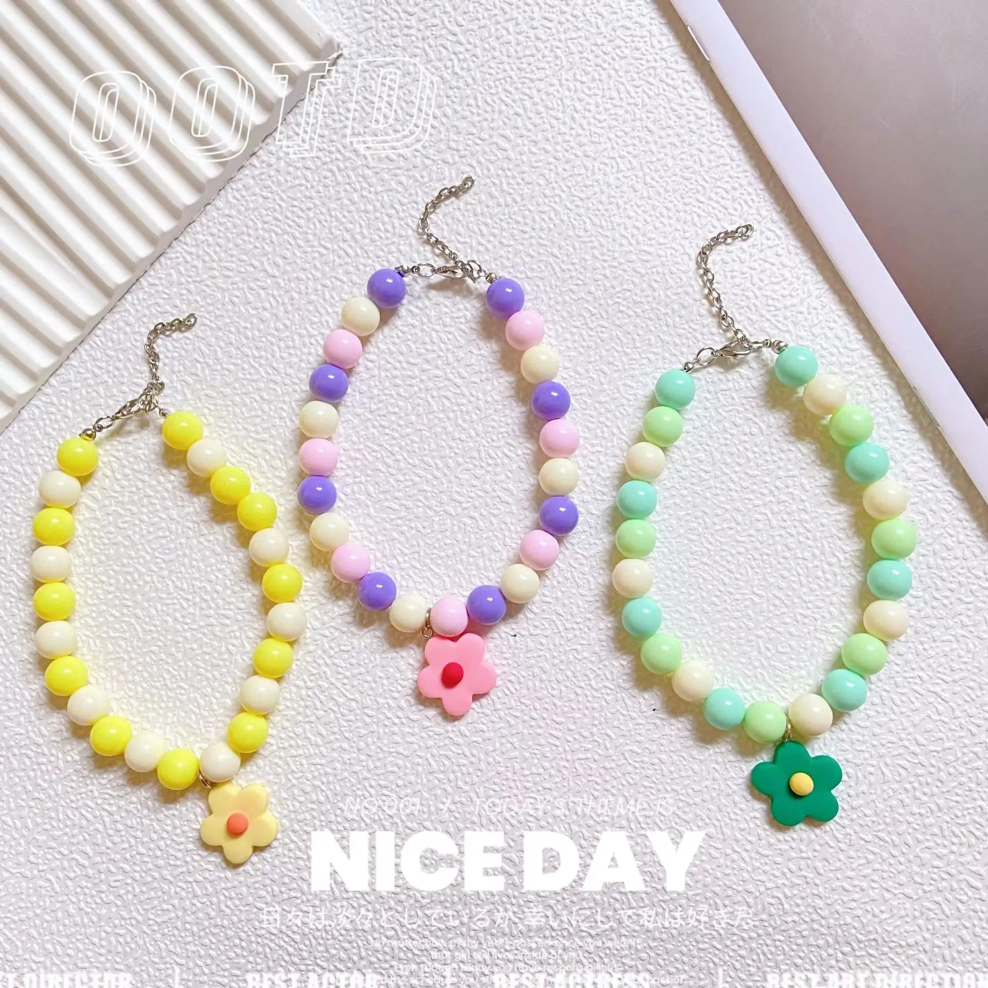 Candy Color Beads Chain Dog Cat Necklace Collar with Flower Pendant Adjustable Fashion Jewelry Accessories for Small Dogs Puppy
Candy Color Beads Chain Dog Cat Necklace Collar with Flower Pendant Adjustable Fashion Jewelry Accessories for Small Dogs Puppy