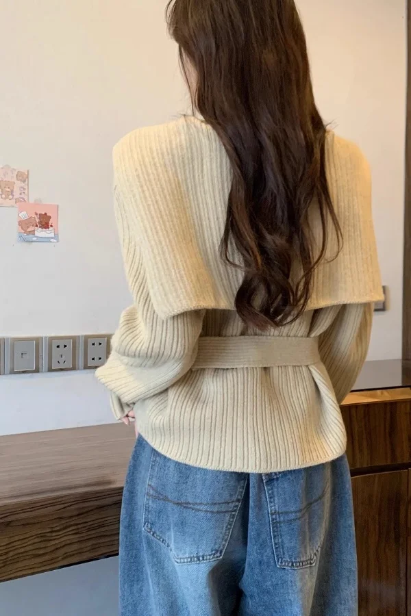 Korejpaa Autumn Winter Navy Collar Knitted Cardigan Sweater Jacket Irregular Waist Slim Crop Top Simple Solid Cardigans Clothes
Korejpaa Autumn Winter Navy Collar Knitted Cardigan Sweater Jacket Irregular Waist Slim Crop Top Simple Solid Cardigans Clothes