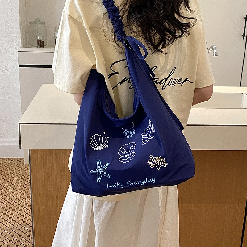 2026 New Korean Minimalist Canvas Tote Large Capacity Crossbody Shoulder Bag Commuter Versatile Handbag
2026 New Korean Minimalist Canvas Tote Large Capacity Crossbody Shoulder Bag Commuter Versatile Handbag