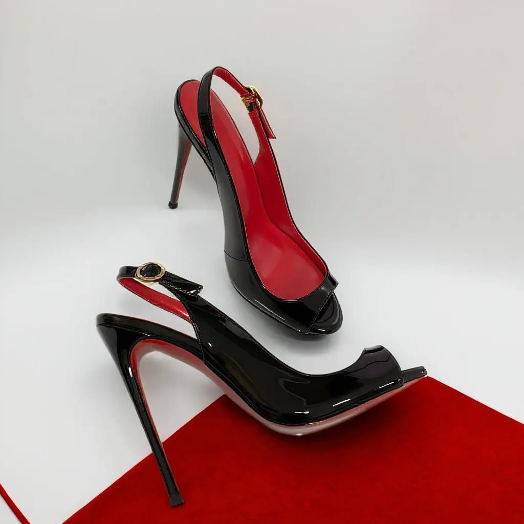New style of high-heeled sandals with open toe, black patent leather, French custom size 12cm, reversed cross dressing
New style of high-heeled sandals with open toe, black patent leather, French custom size 12cm, reversed cross dressing