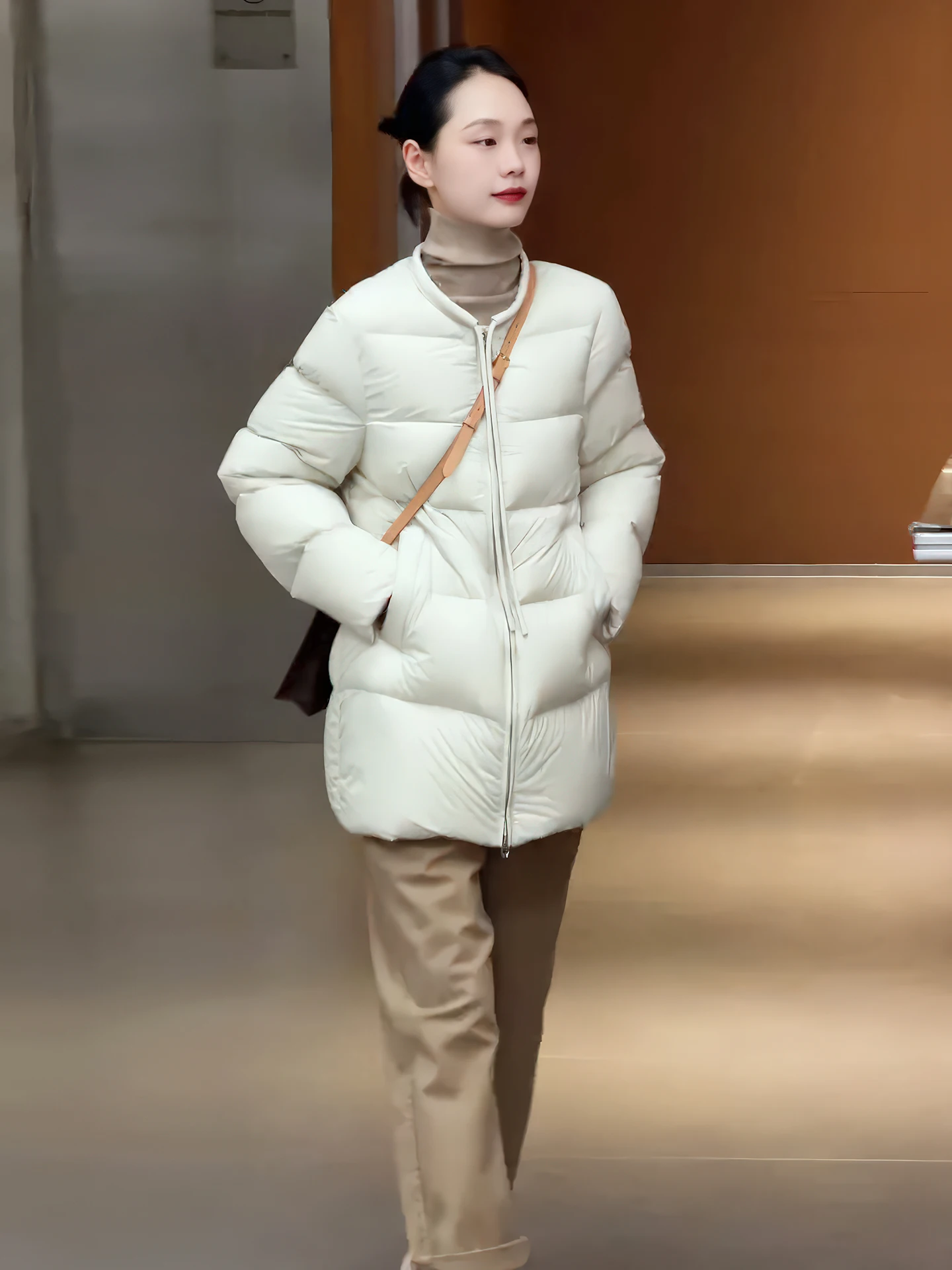 Корейское пуховое пальто Sle Cloud Puff White Du, женское зимнее утепленное пальто средней длины, модная женская одежда
Корейское пуховое пальто Sle Cloud Puff White Du, женское зимнее утепленное пальто средней длины, модная женская одежда