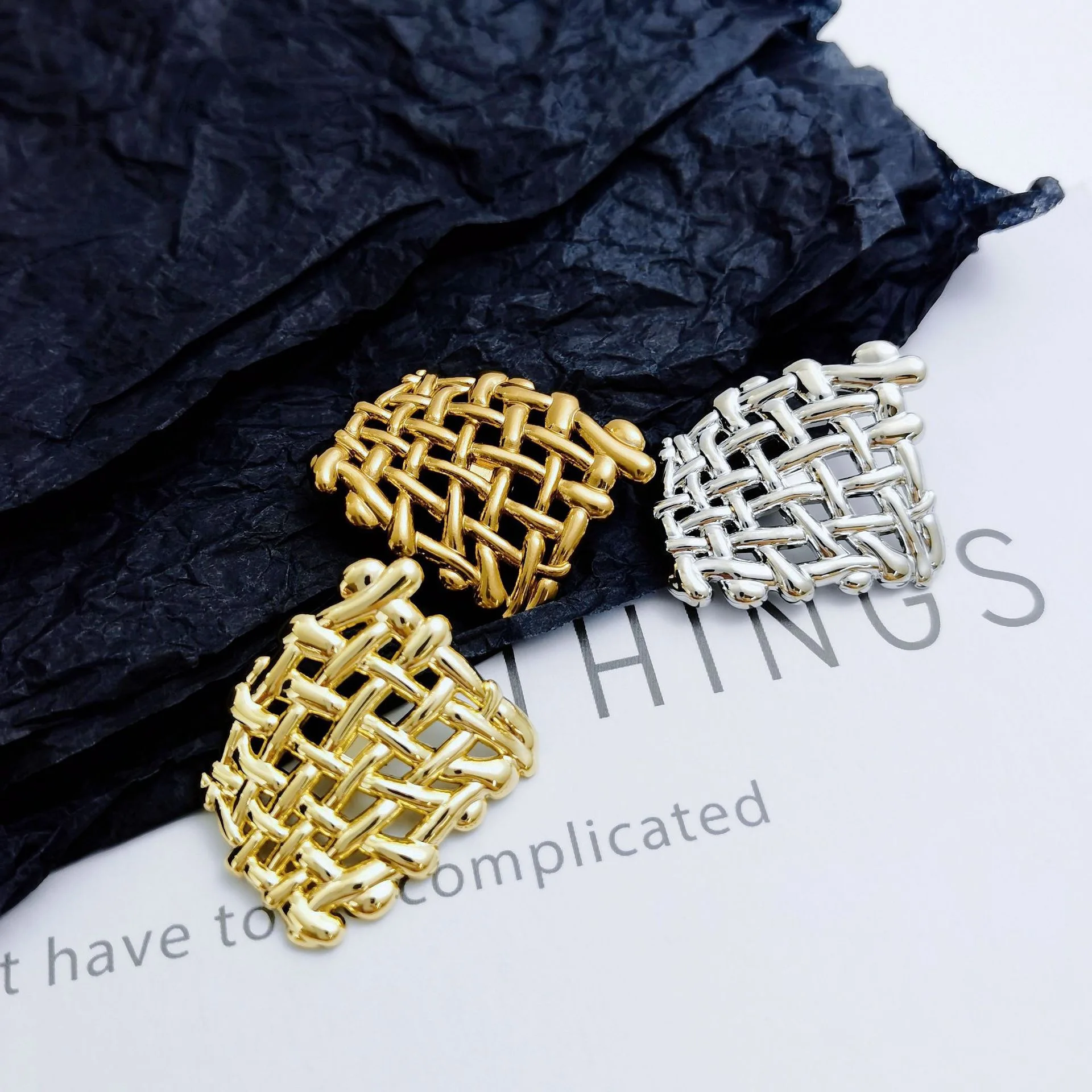 Irregular Grid Metal Buttons Premium Alloy Shank Fasteners Coat Suit Decorative Sewing Accessories
Irregular Grid Metal Buttons Premium Alloy Shank Fasteners Coat Suit Decorative Sewing Accessories