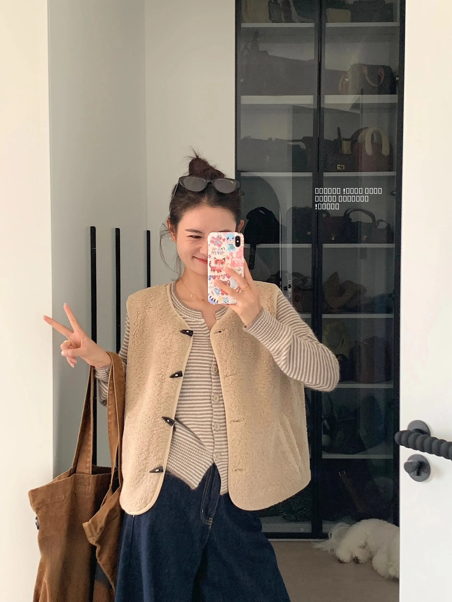 Жилет из овечьей шерсти женский, осенне-зимний, свободный, теплый, пушистый, в корейском стиле, для повседневной носки, с круглым вырезом, на одной пуговице
Жилет из овечьей шерсти женский, осенне-зимний, свободный, теплый, пушистый, в корейском стиле, для повседневной носки, с круглым вырезом, на одной пуговице