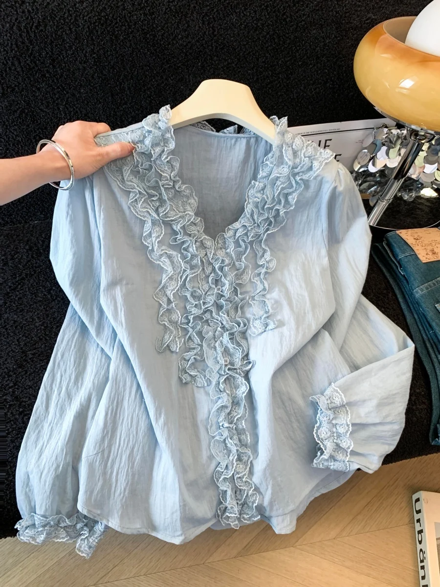 Blue Lace Gauze V-neck Long Sleeve Loose Slimming Top Women's Summer New Style Sun Protection Shirt French Style Loose Fit
Blue Lace Gauze V-neck Long Sleeve Loose Slimming Top Women's Summer New Style Sun Protection Shirt French Style Loose Fit