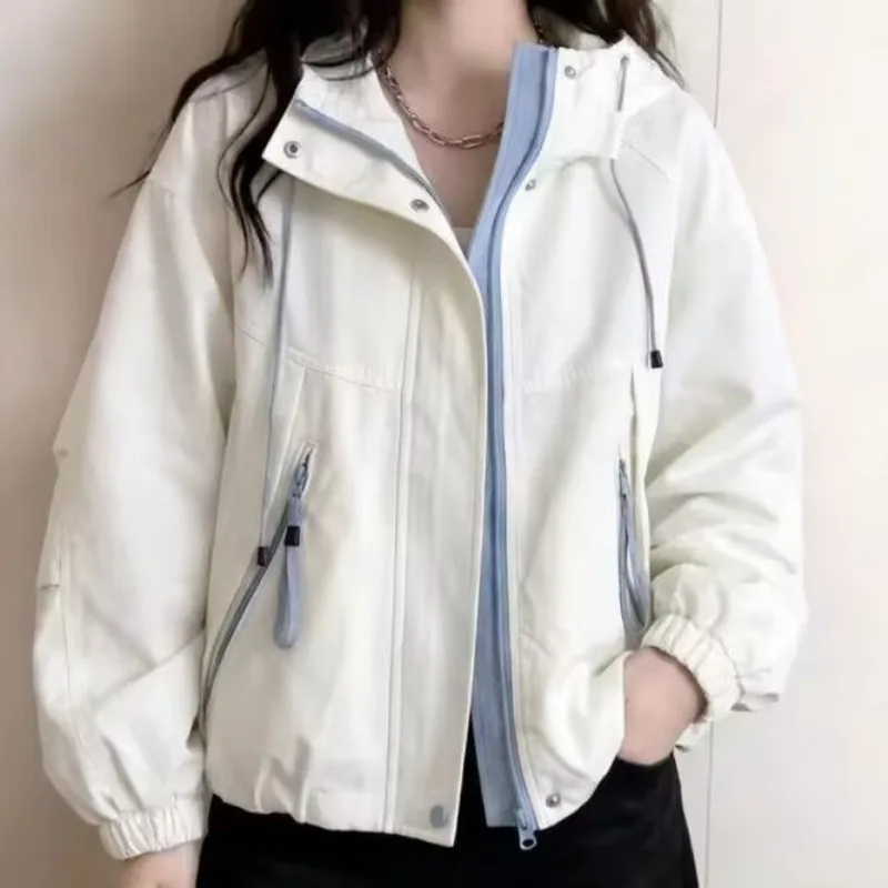 Women Korean High-end Sense Trench Coat 2026 New Spring Autumn Casual Hooded Zipper Windbreaker Coats Loose Lined Outwear
Women Korean High-end Sense Trench Coat 2026 New Spring Autumn Casual Hooded Zipper Windbreaker Coats Loose Lined Outwear